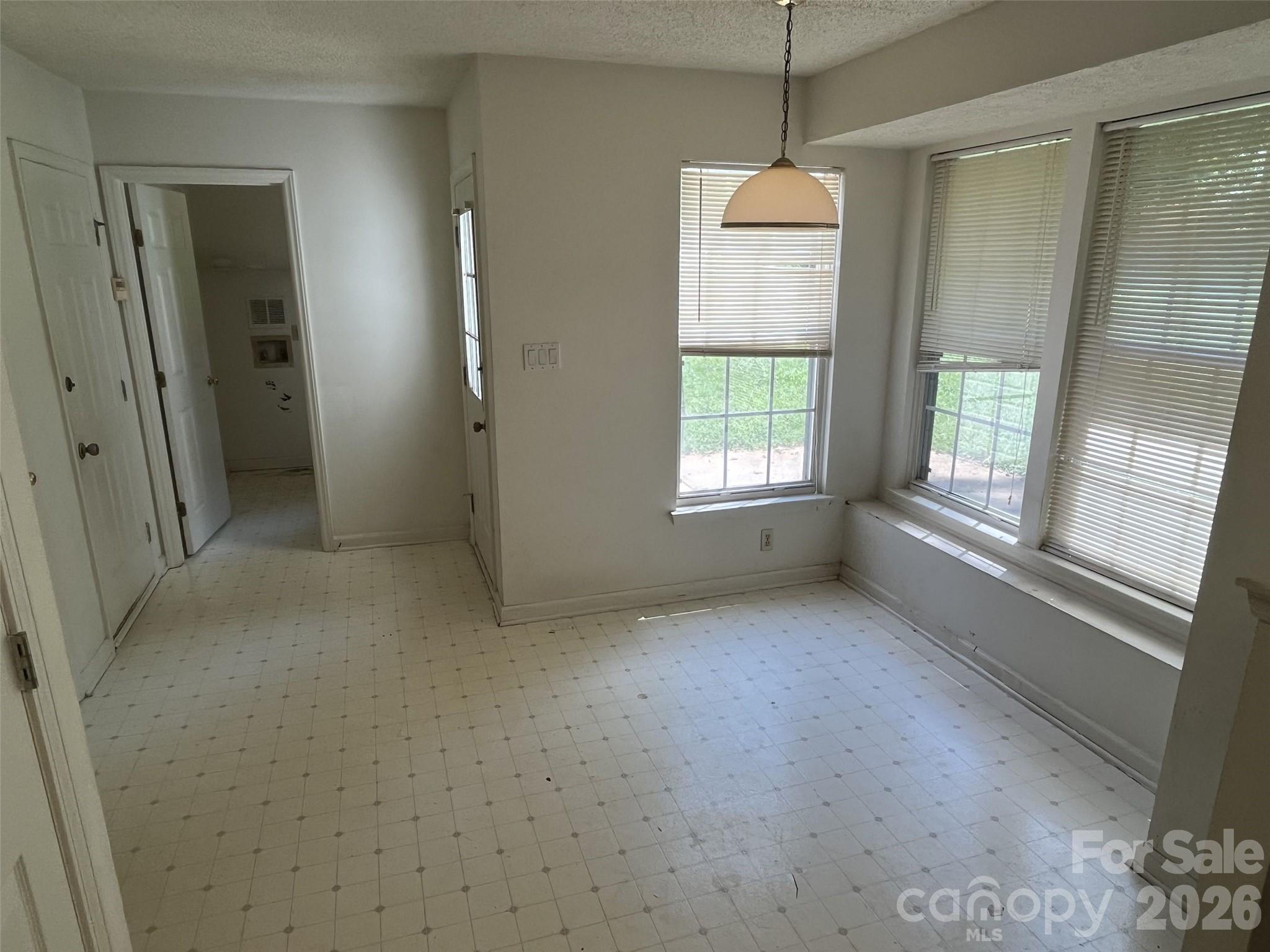 5326 Groveton Court — Charlotte
