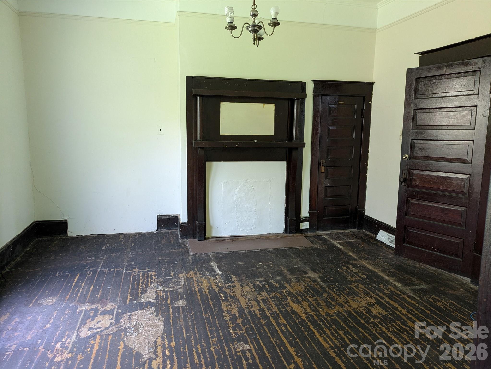 1612 N Main Street — Salisbury