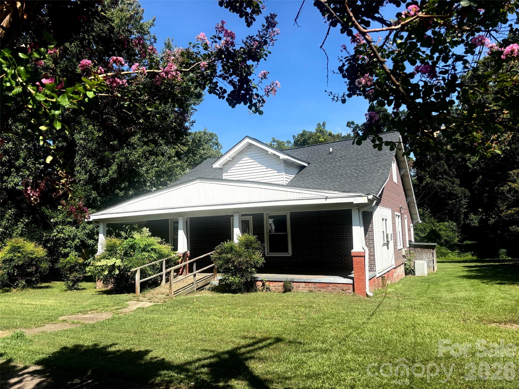 1612 N Main Street — Salisbury