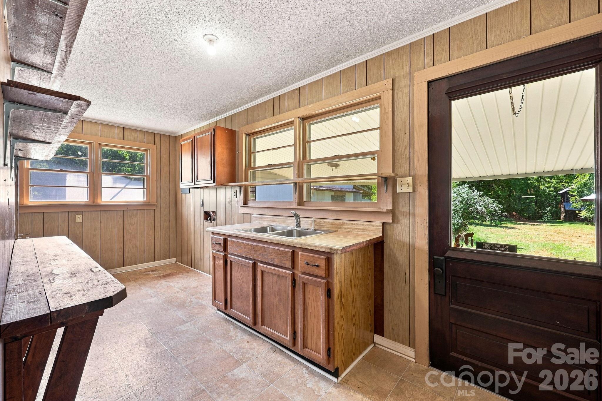 2565 Weaver Road — China Grove