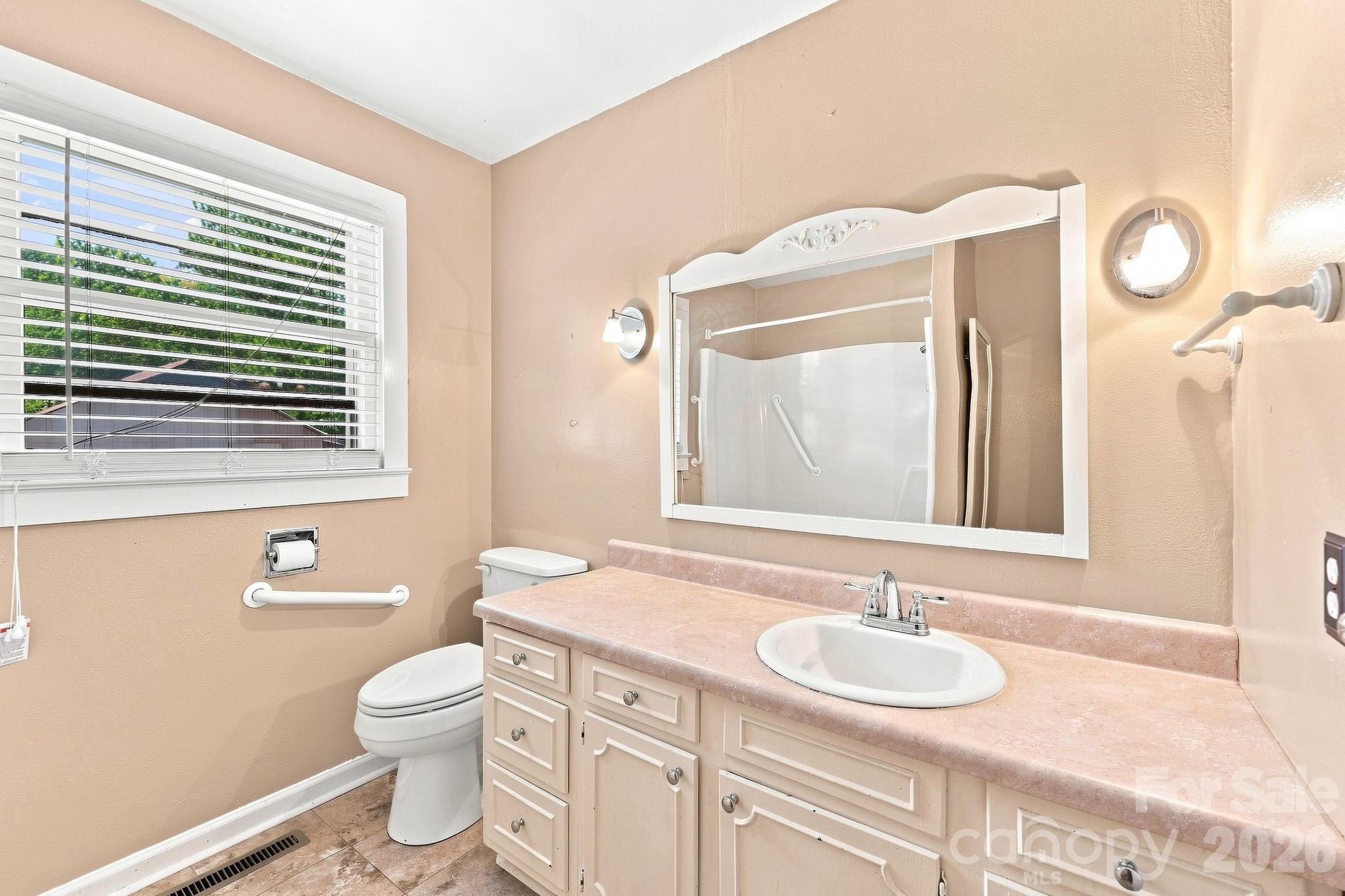 2565 Weaver Road — China Grove