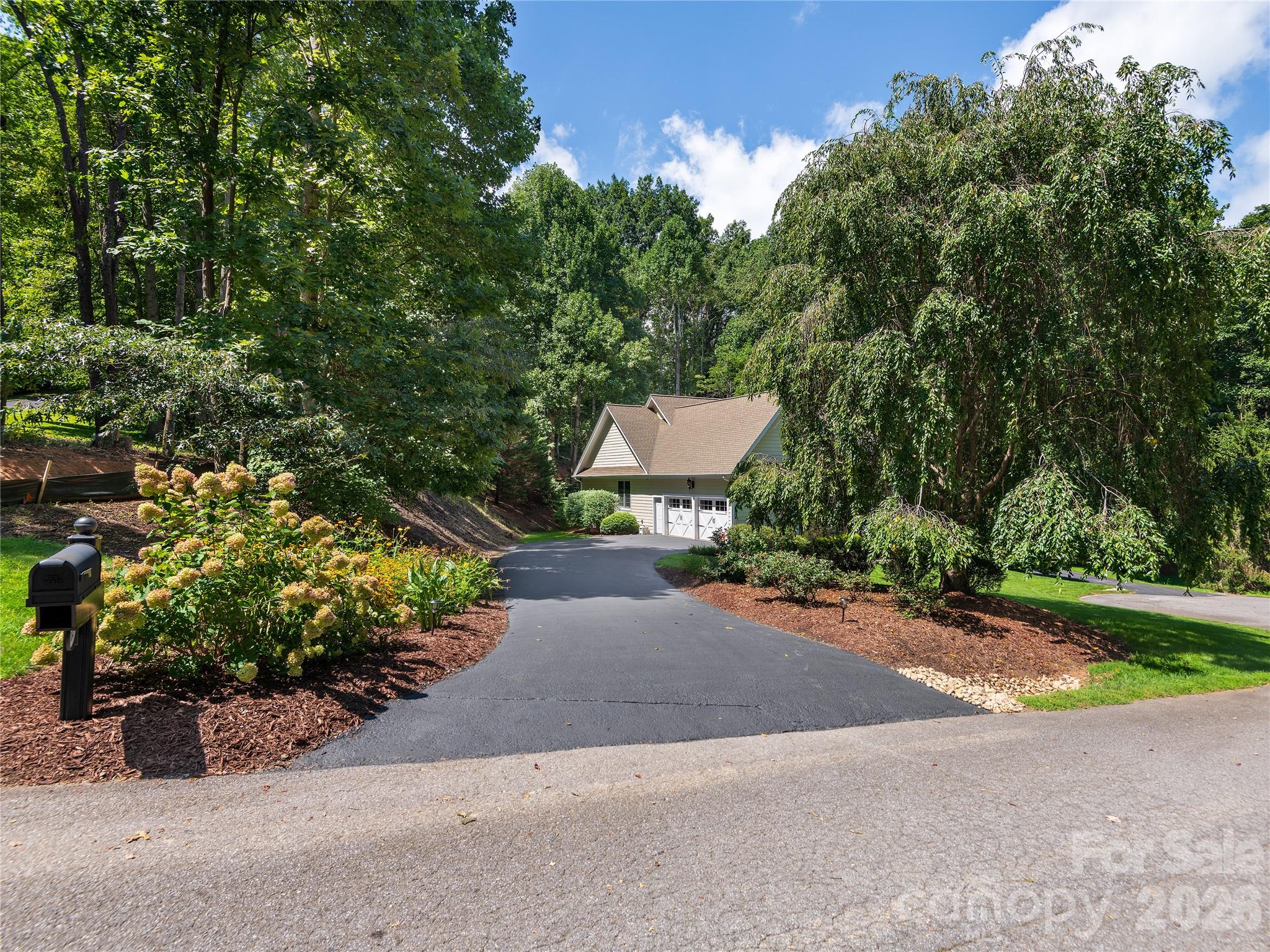 314 Summerset Drive — Clyde