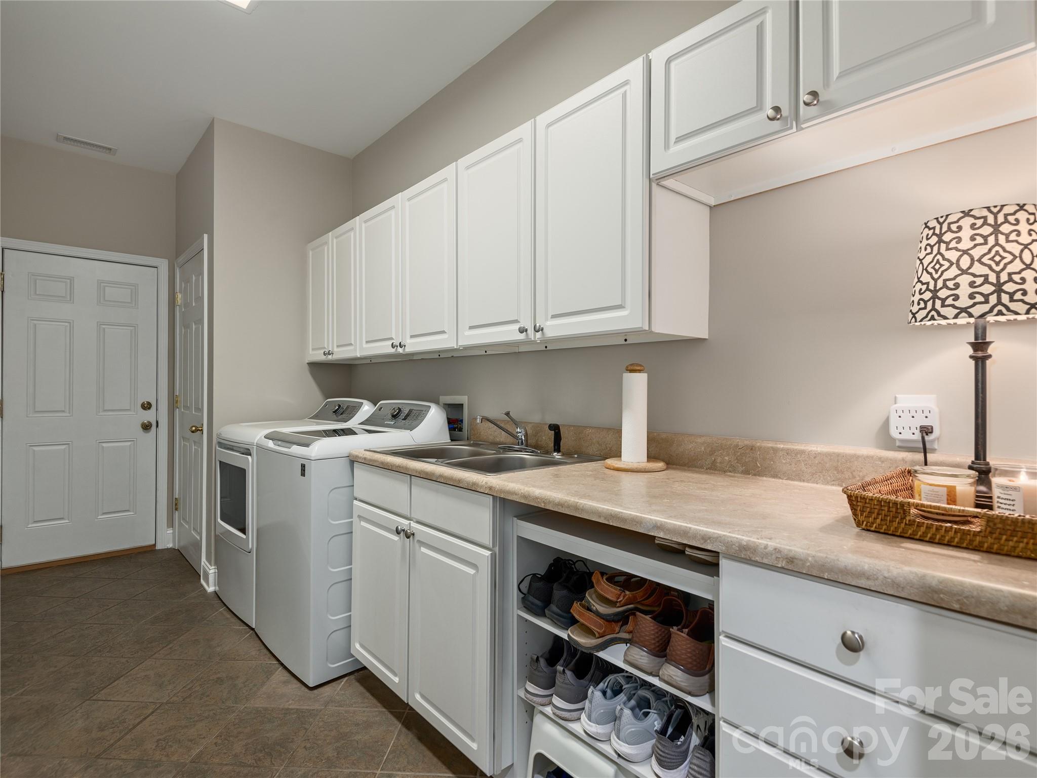 314 Summerset Drive — Clyde