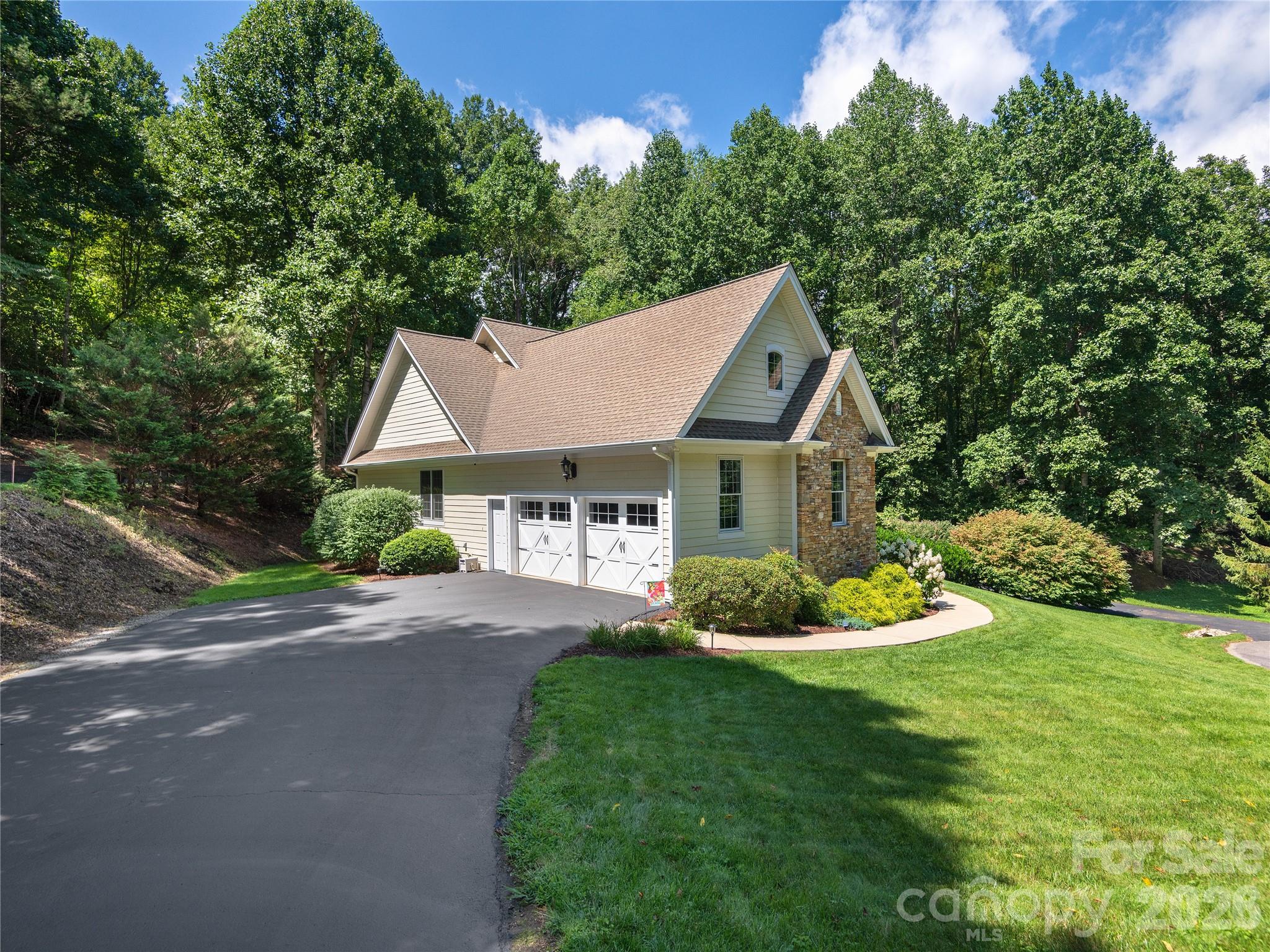 314 Summerset Drive — Clyde