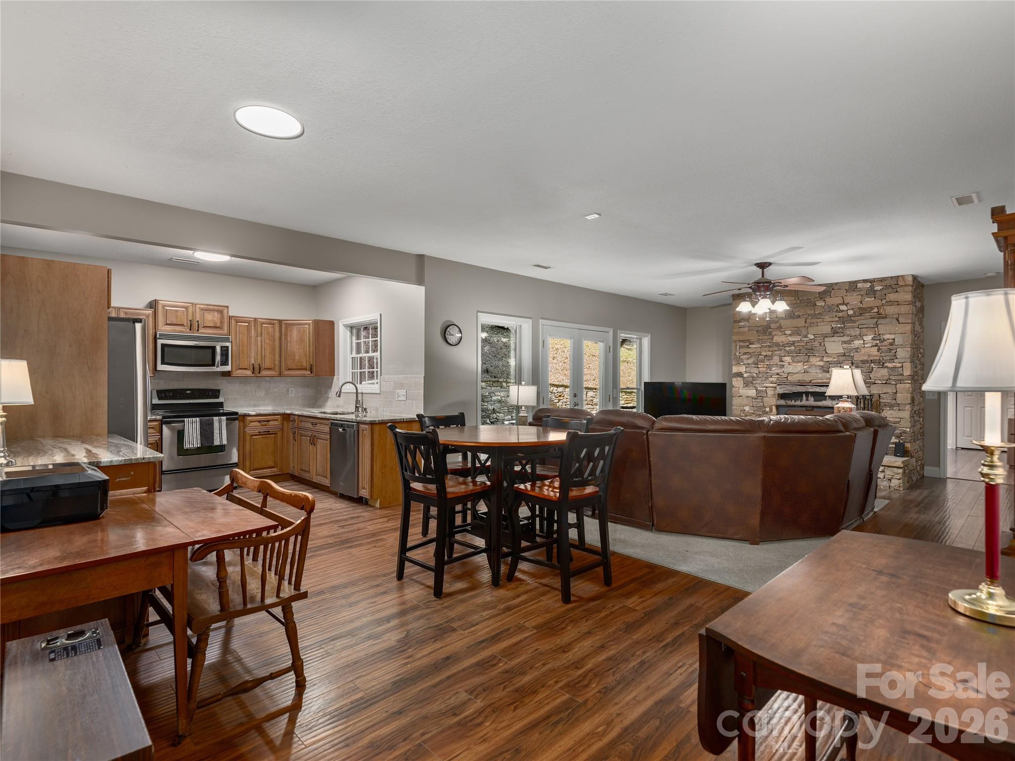 314 Summerset Drive — Clyde
