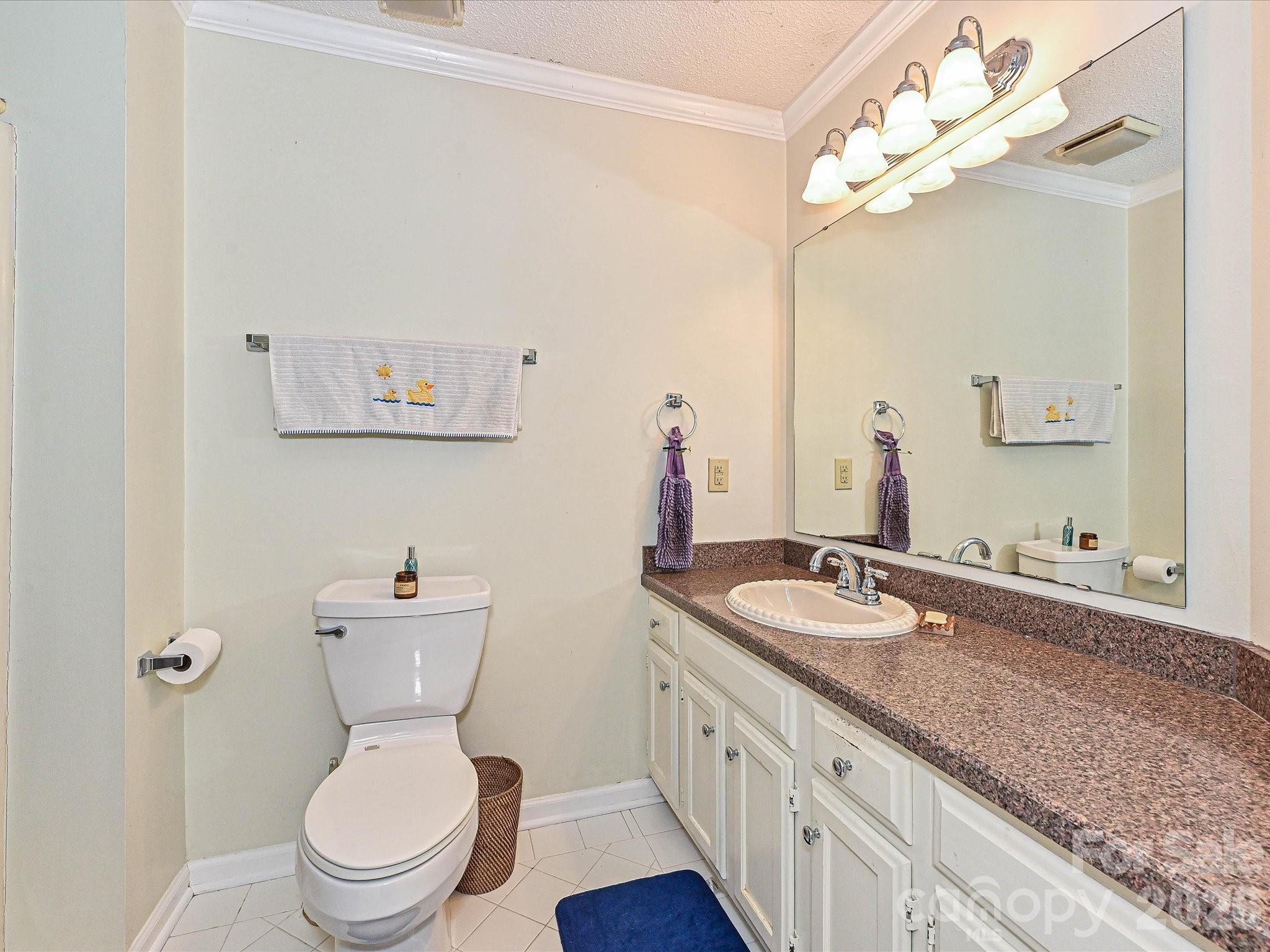 7813 Bridle Court — Charlotte