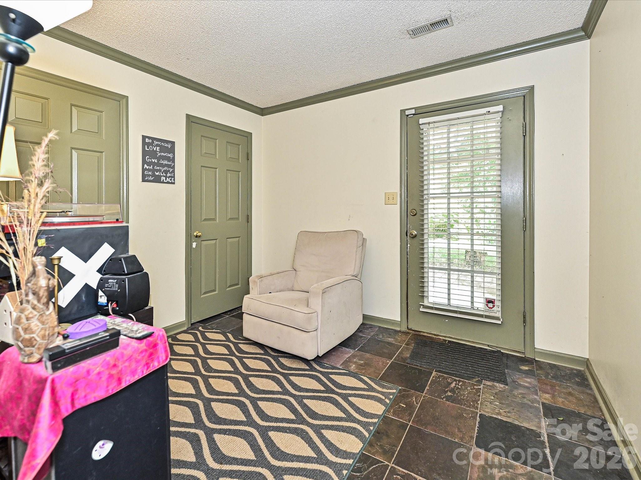 7813 Bridle Court — Charlotte