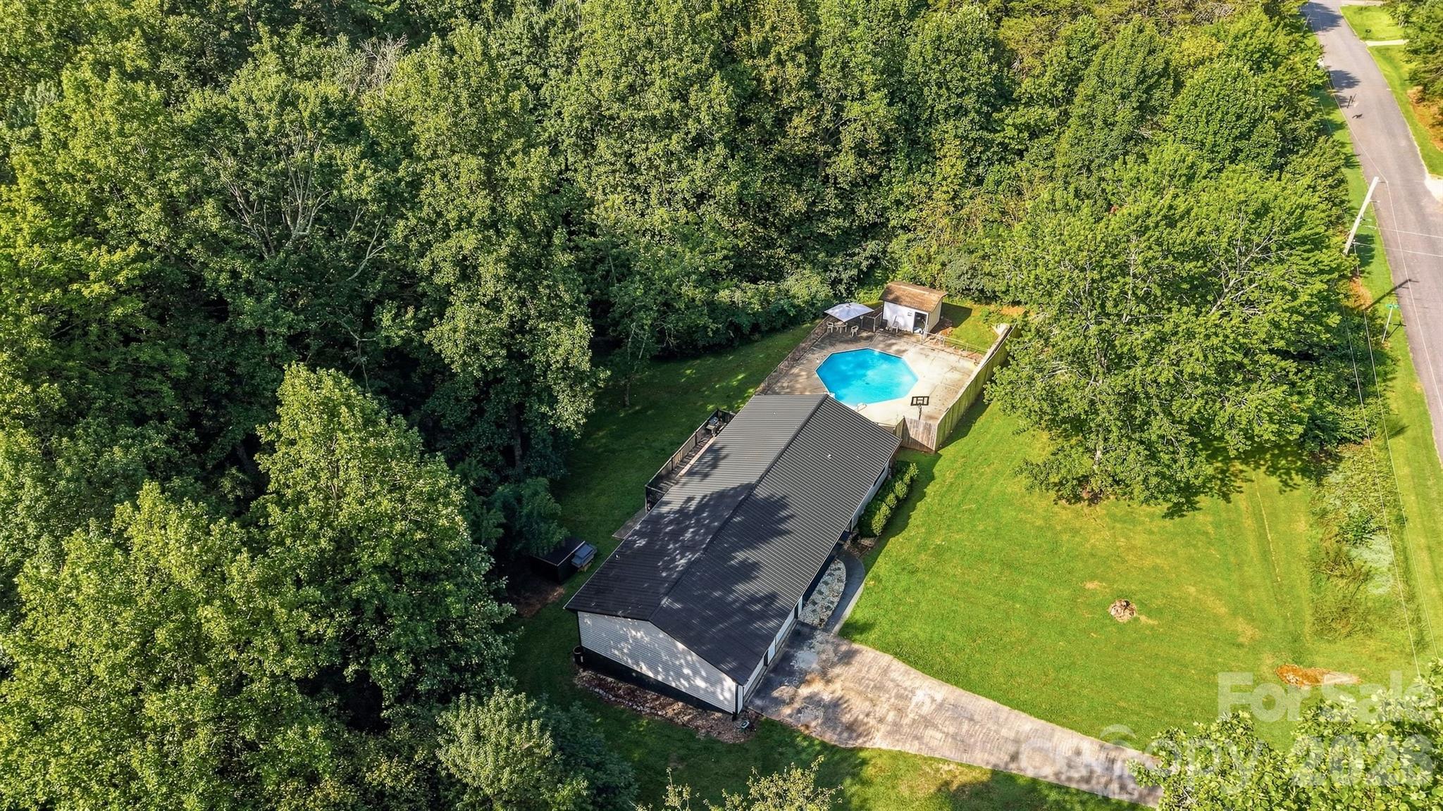 2075 South Fork Drive — Morganton