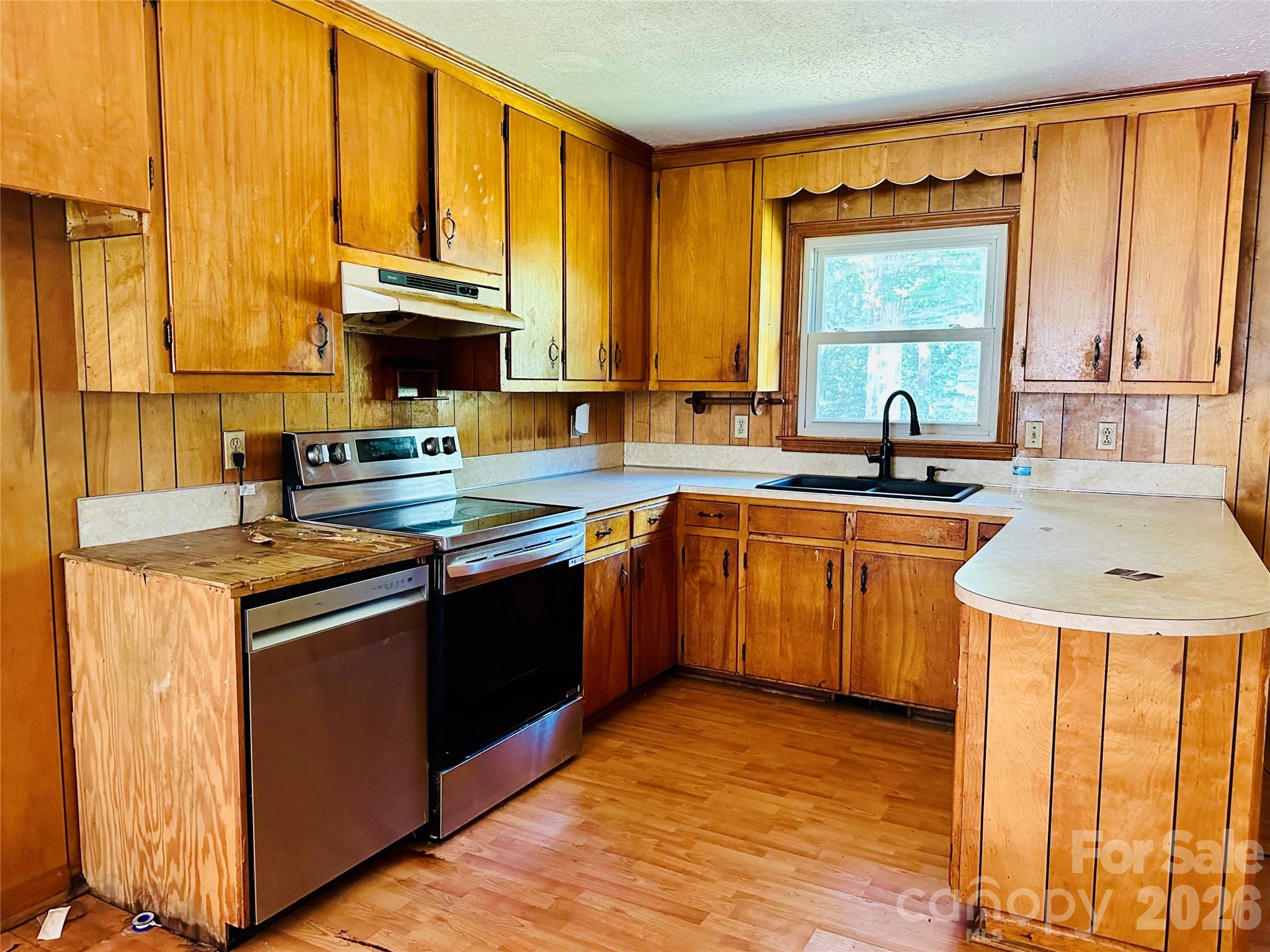 886 Pearidge Road — Bostic