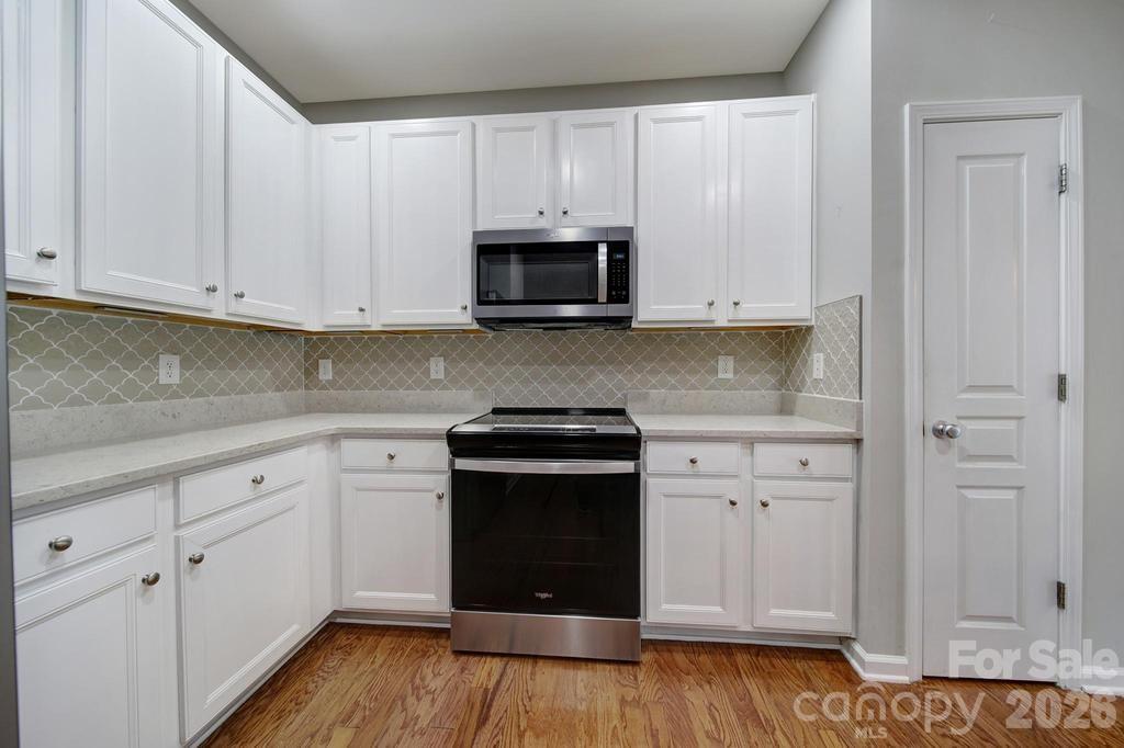 1168 Drummond Lane — Matthews