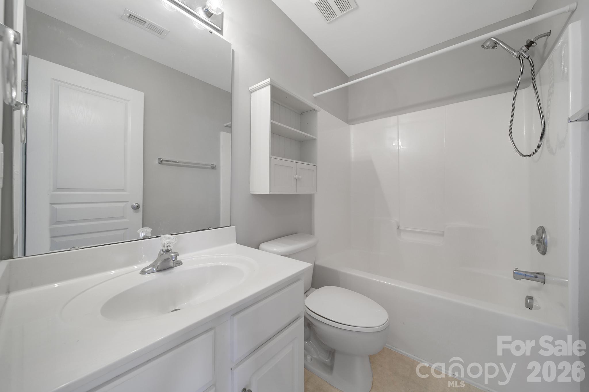 1168 Drummond Lane — Matthews