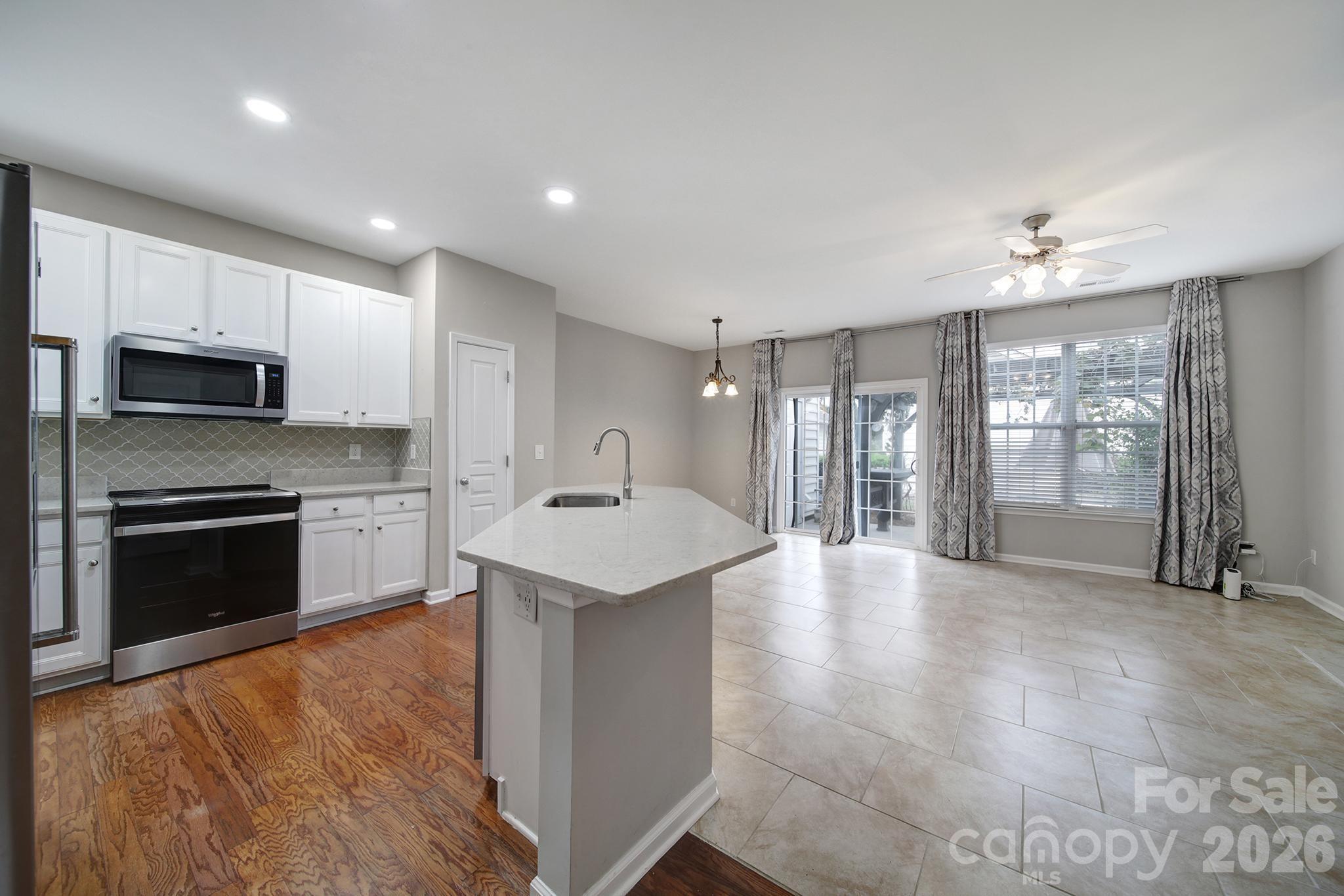 1168 Drummond Lane — Matthews