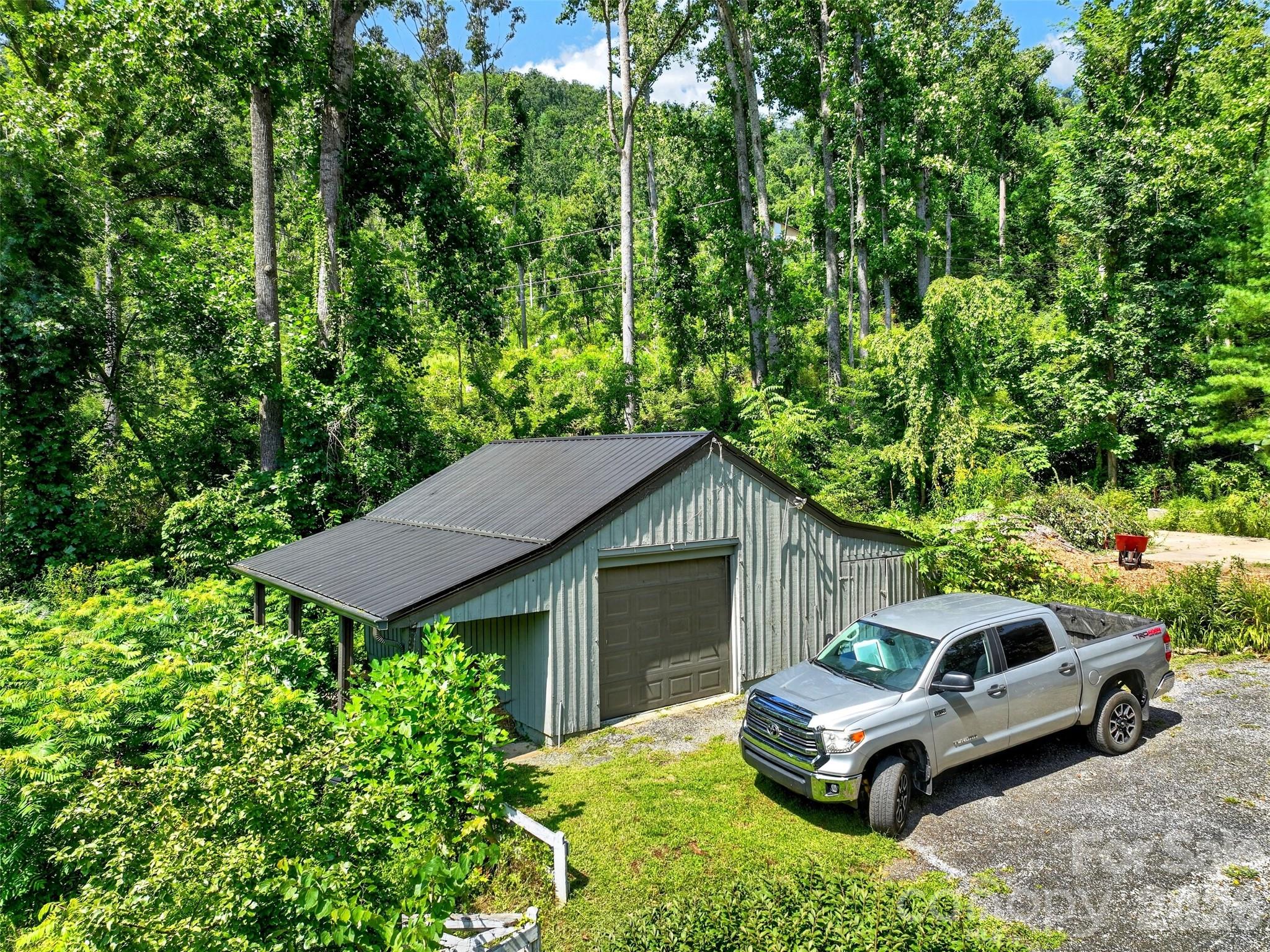 299 Webb Cove Road — Asheville