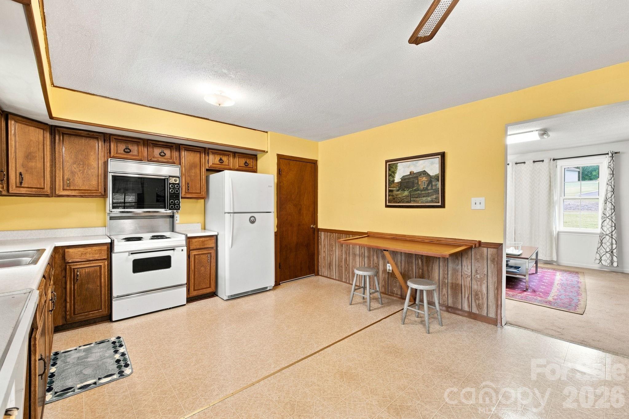 1714 Lazenby Street — Newton