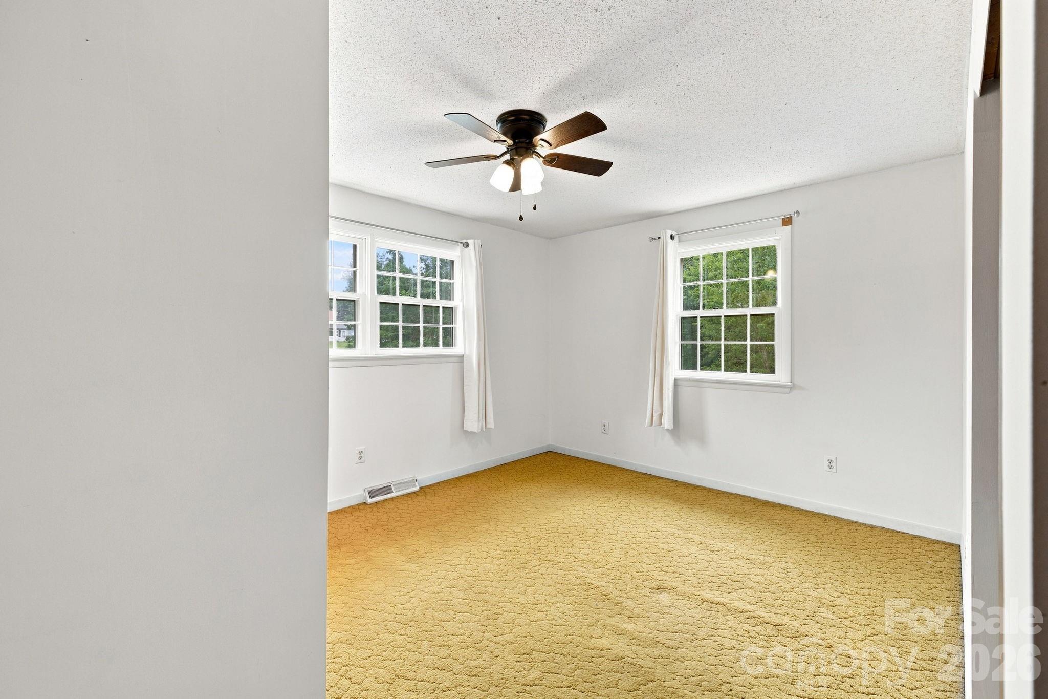 1714 Lazenby Street — Newton