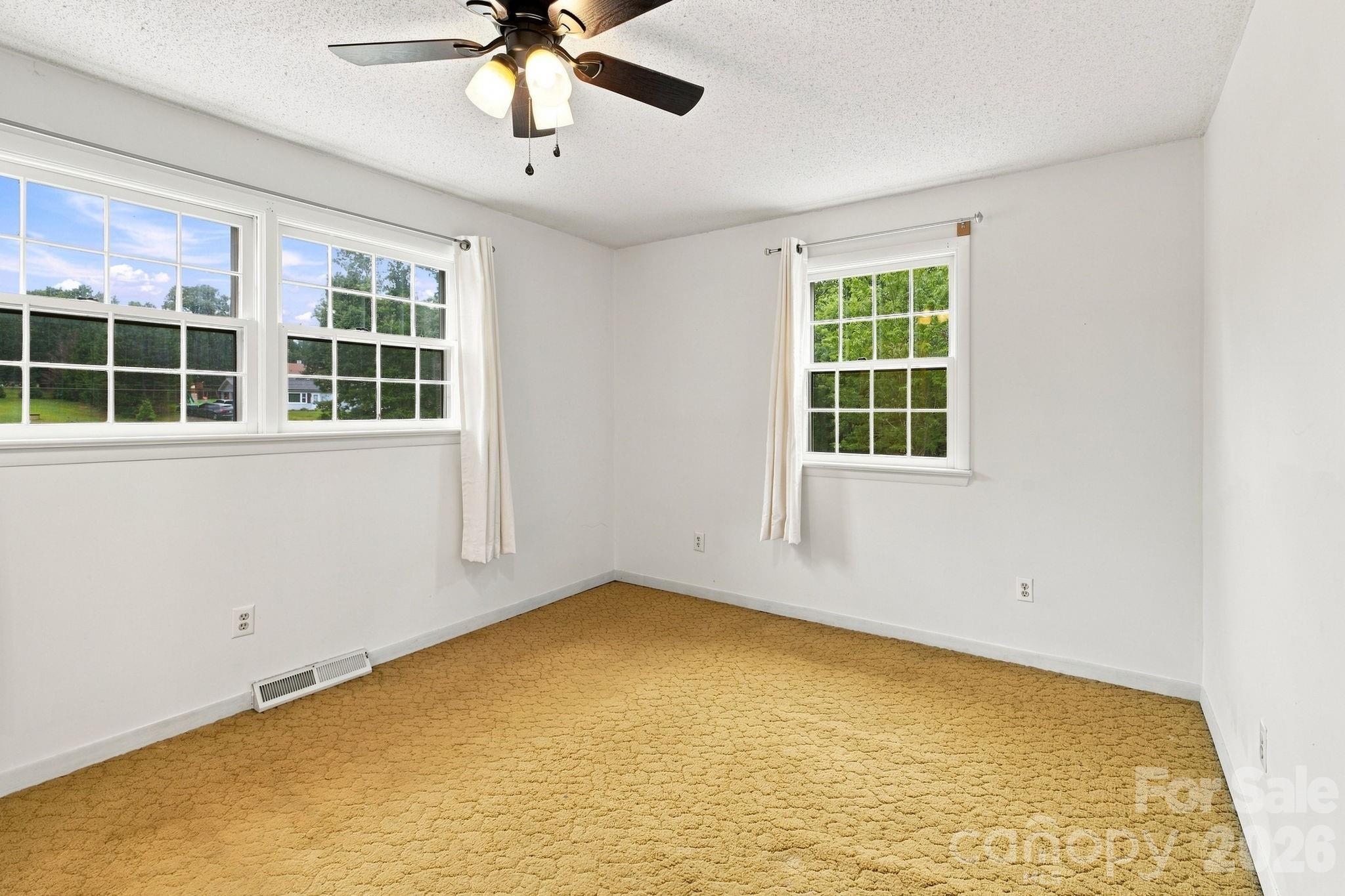 1714 Lazenby Street — Newton