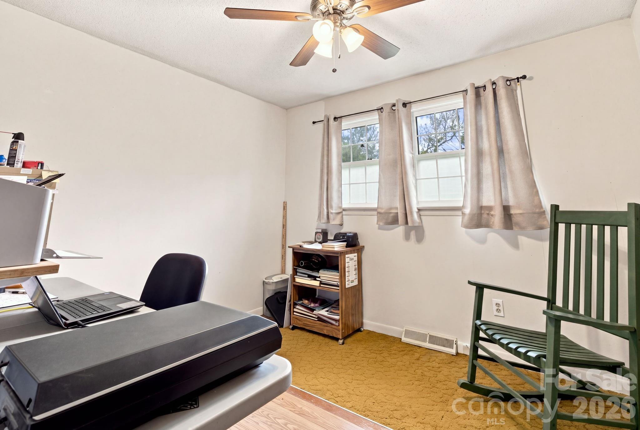 1714 Lazenby Street — Newton