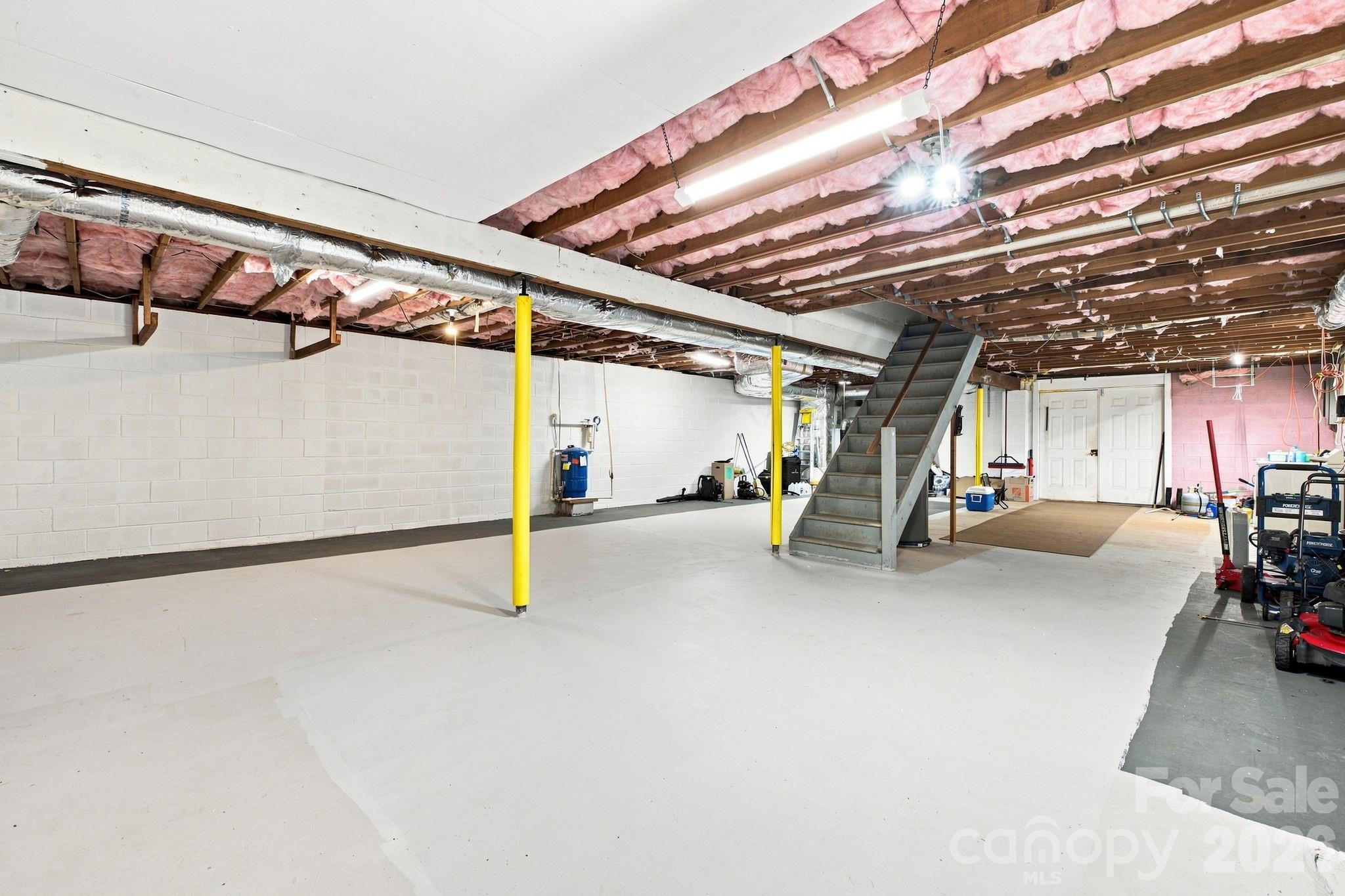 1714 Lazenby Street — Newton