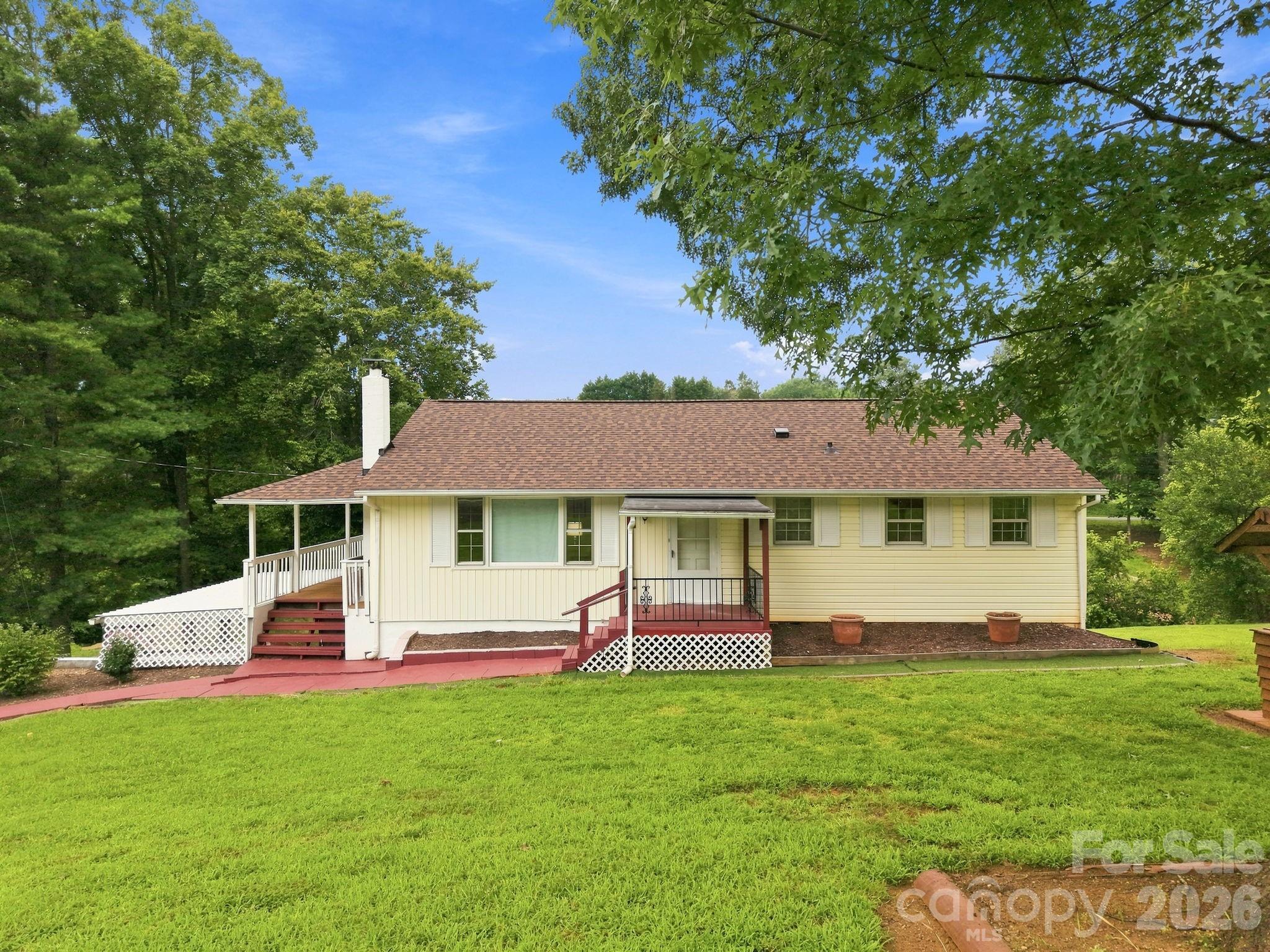 1714 Lazenby Street — Newton