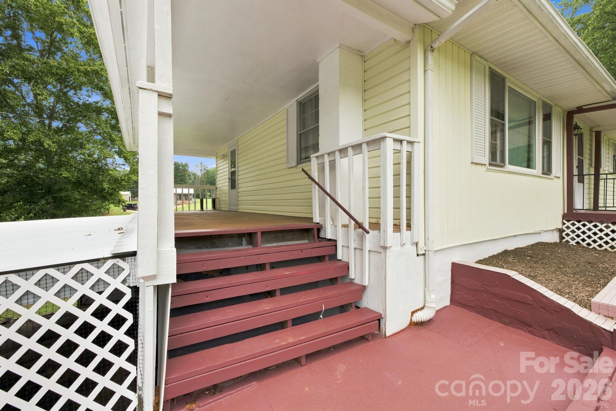 1714 Lazenby Street — Newton