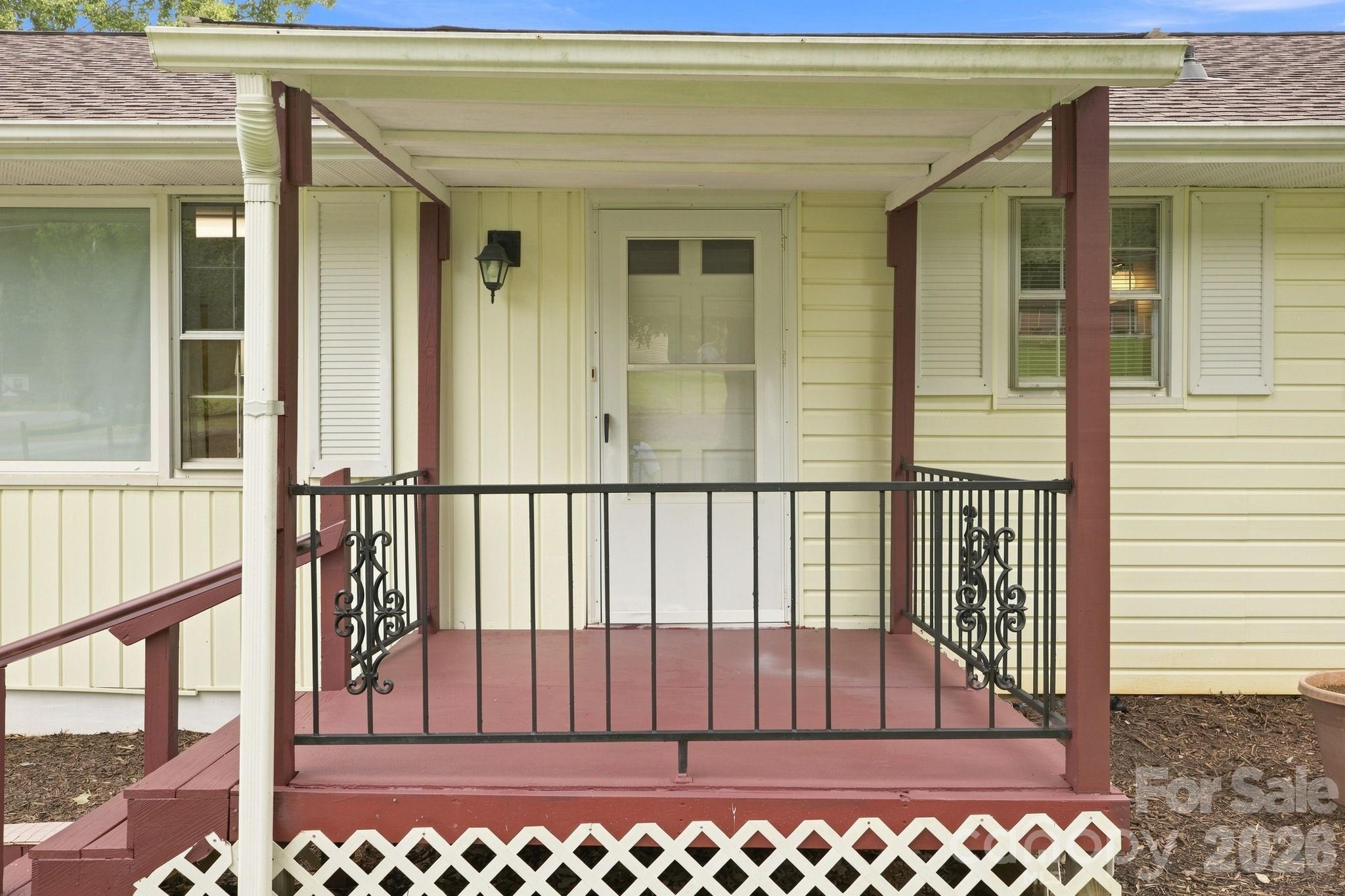 1714 Lazenby Street — Newton