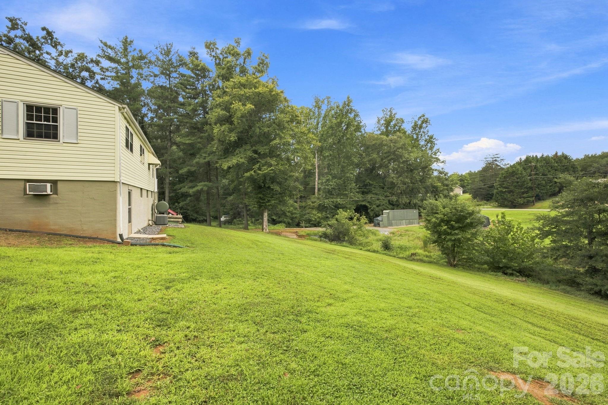 1714 Lazenby Street — Newton