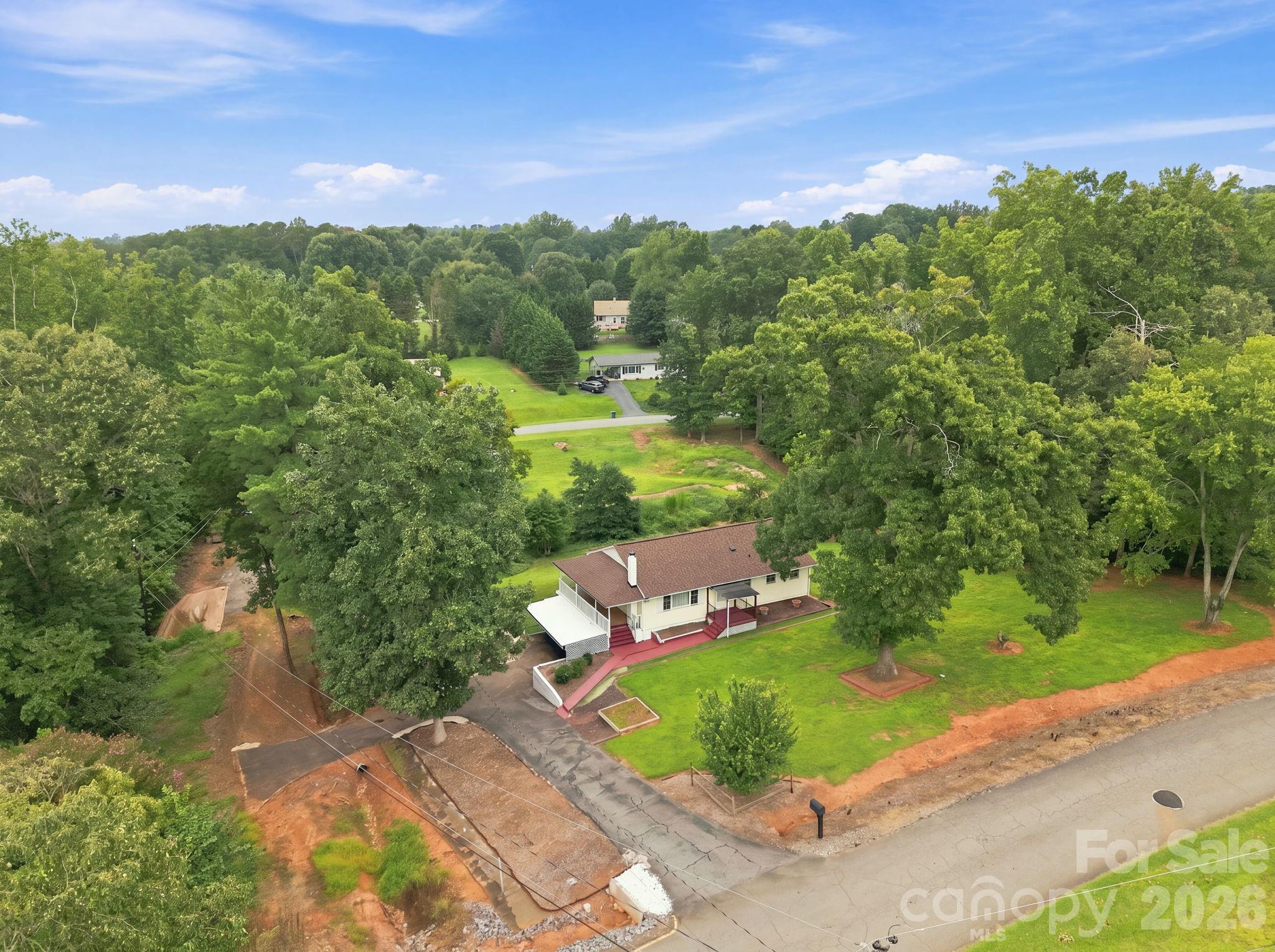 1714 Lazenby Street — Newton