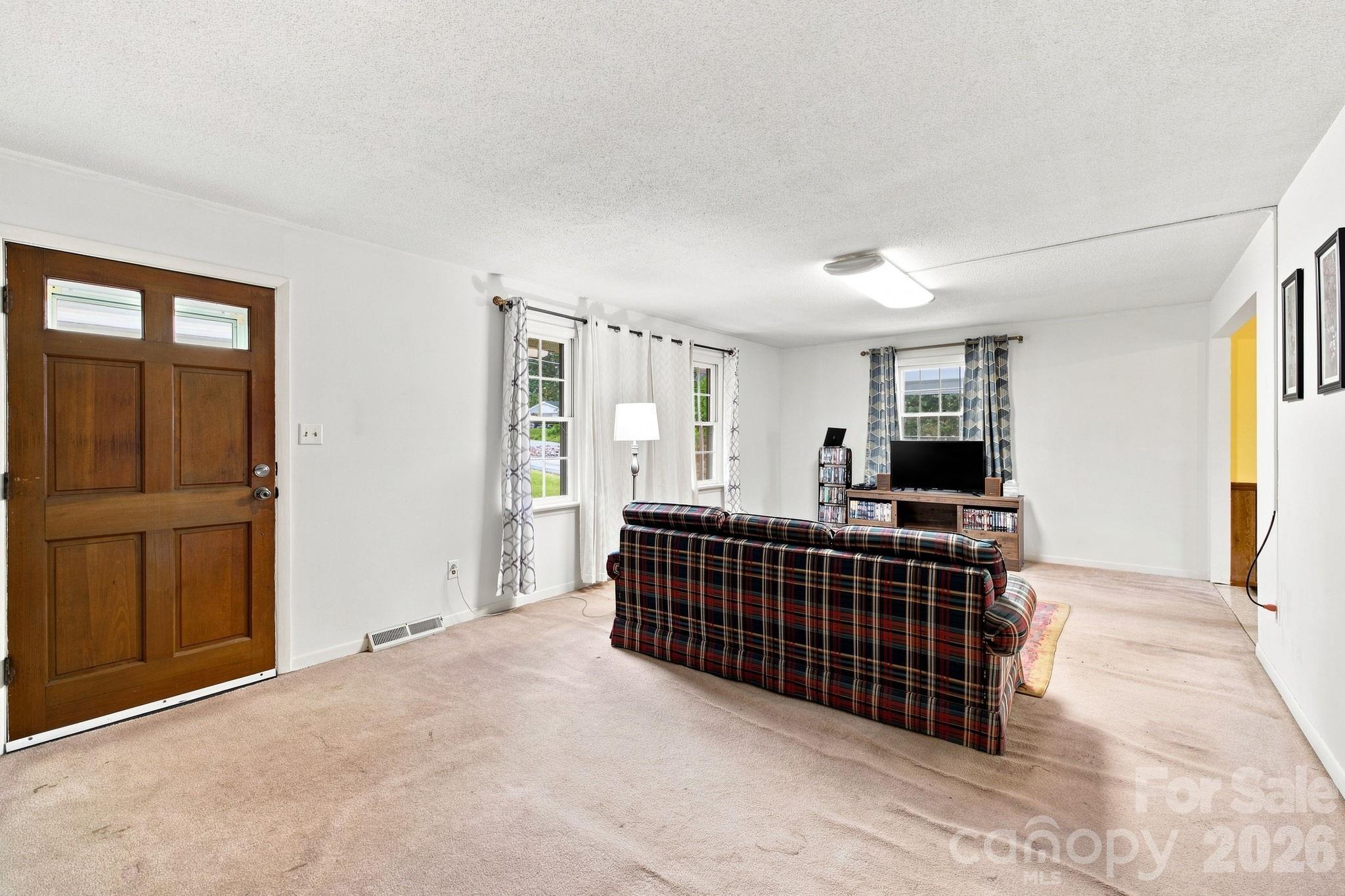 1714 Lazenby Street — Newton
