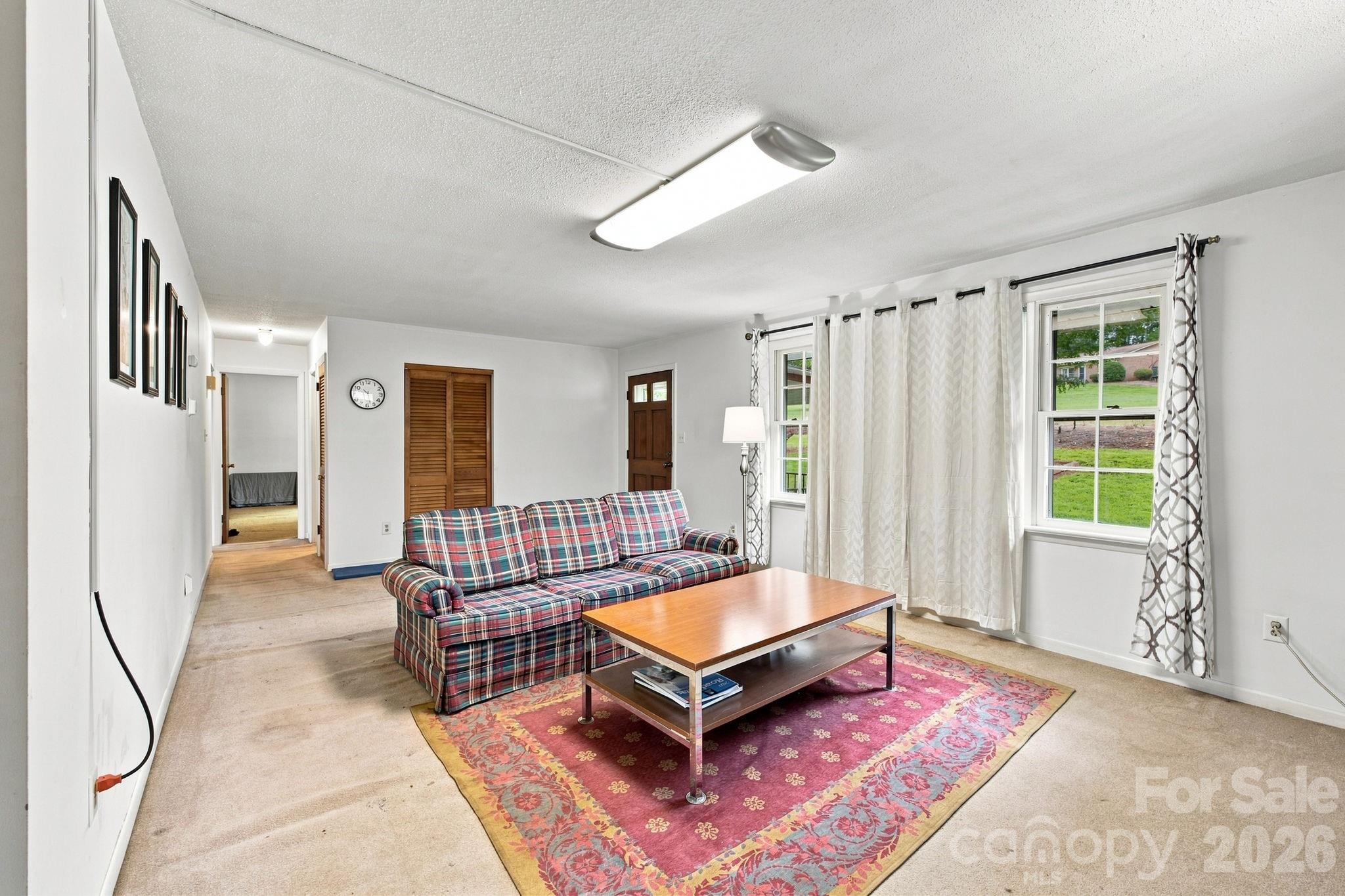 1714 Lazenby Street — Newton