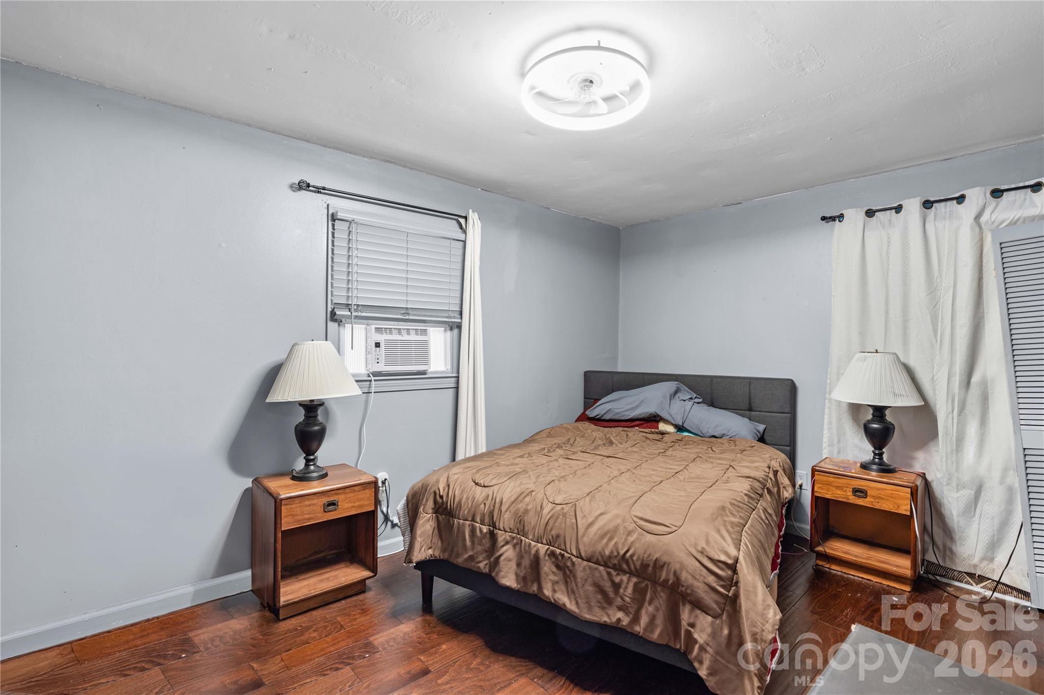 1130 24th Avenue Place NE — Hickory