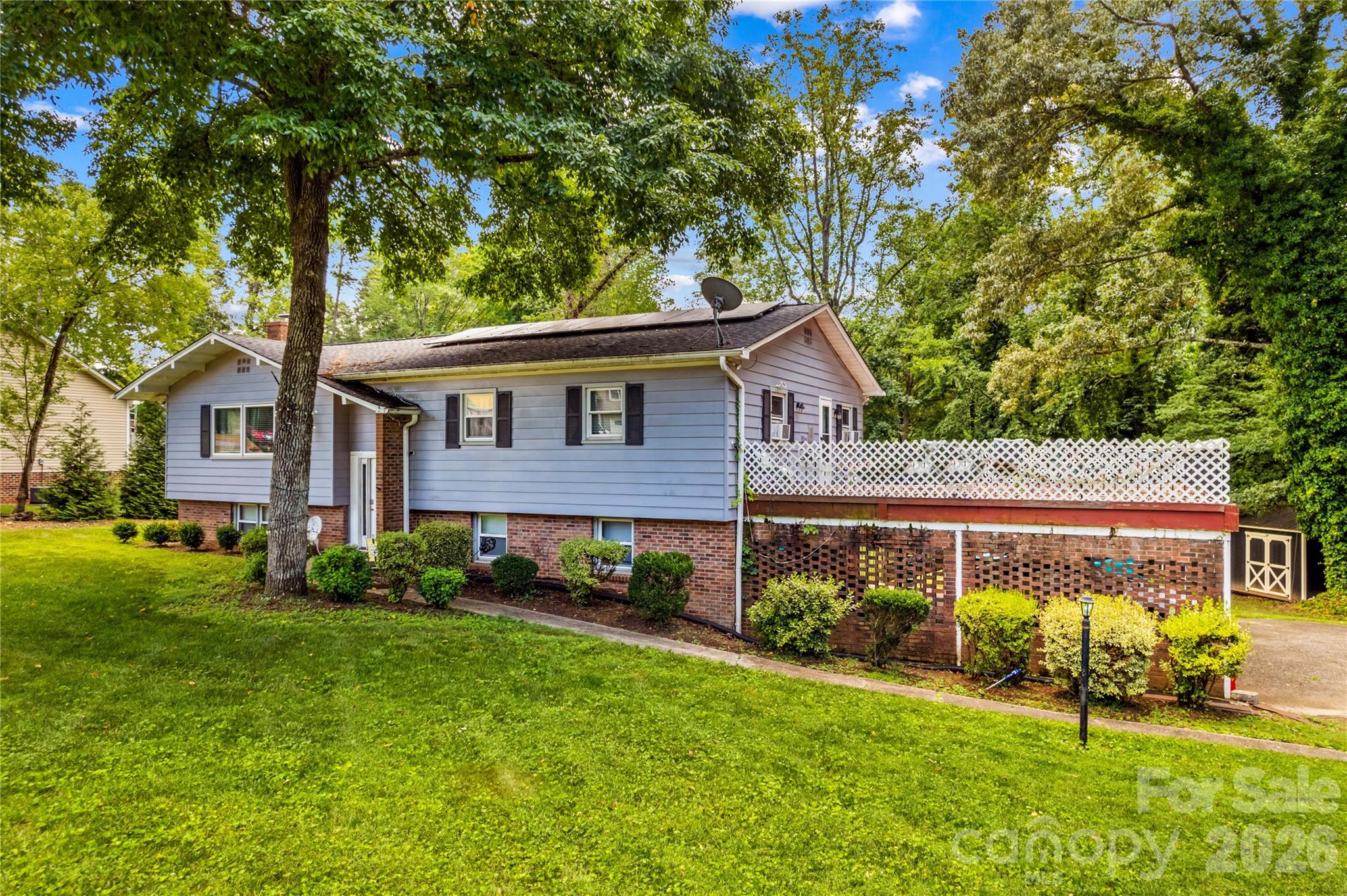 1130 24th Avenue Place NE — Hickory