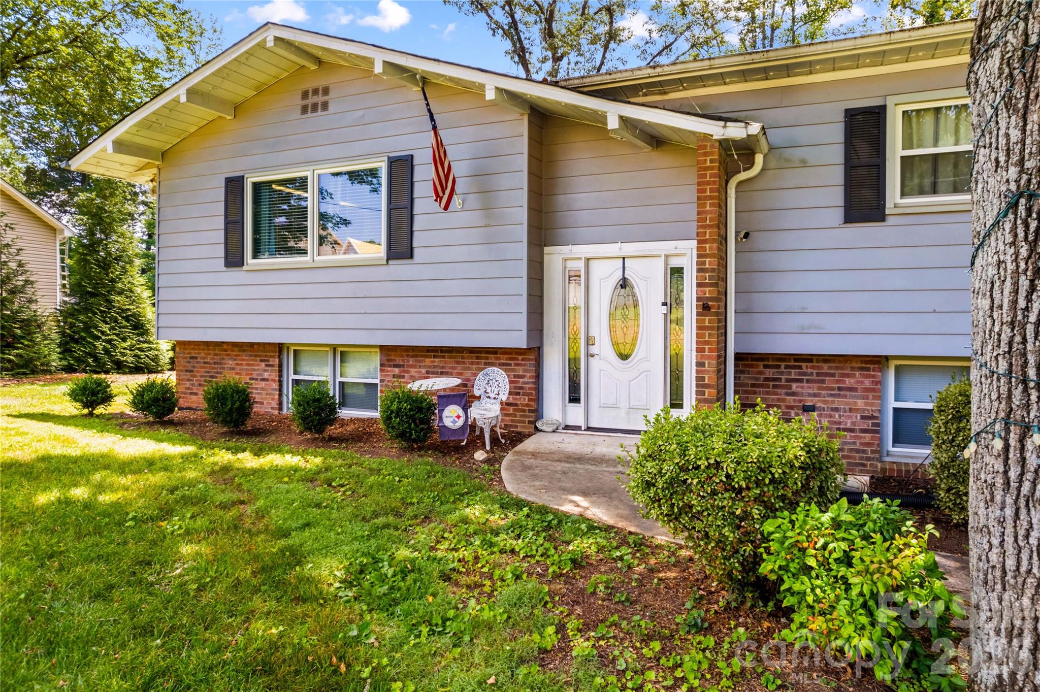1130 24th Avenue Place NE — Hickory