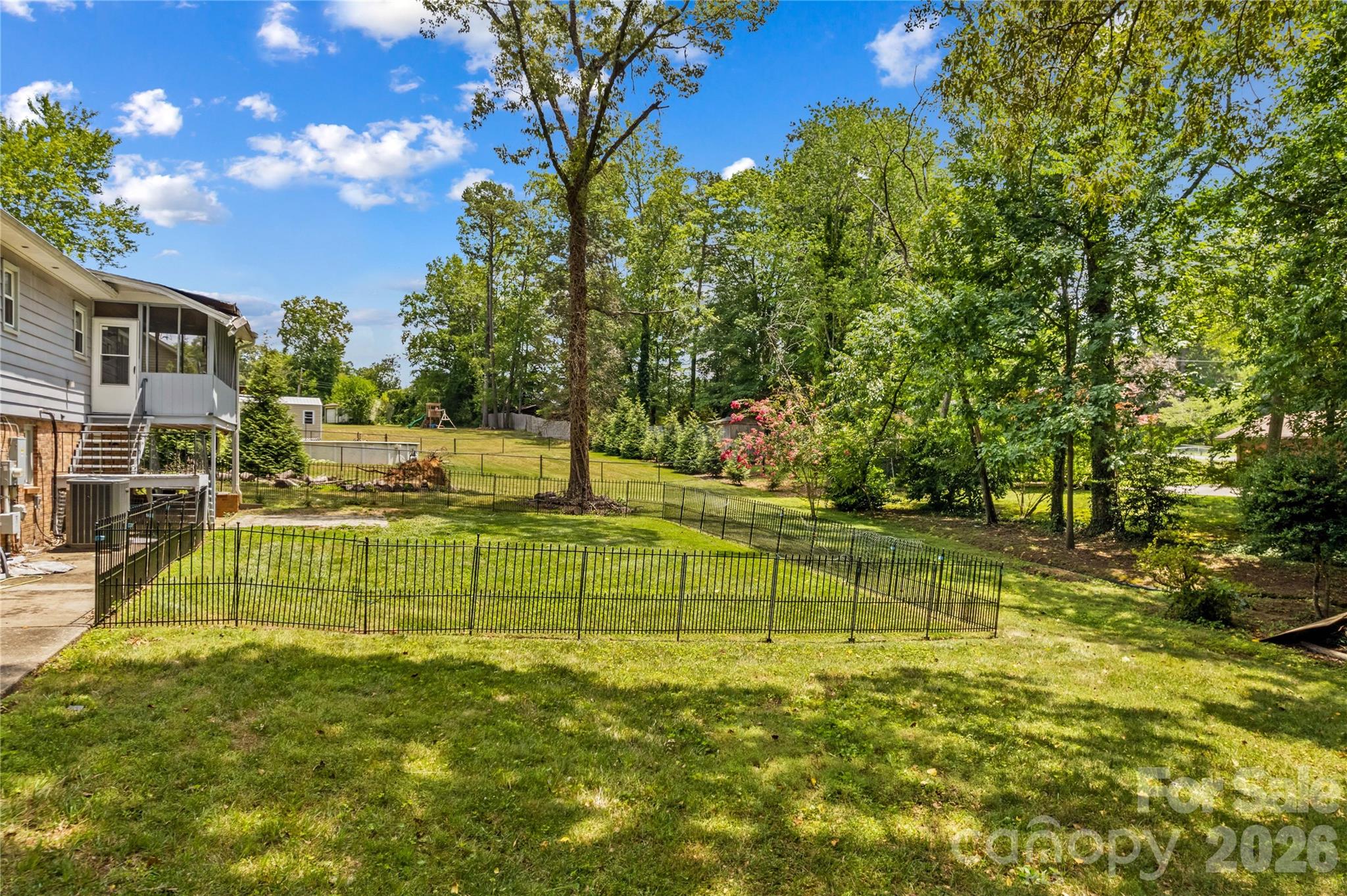 1130 24th Avenue Place NE — Hickory