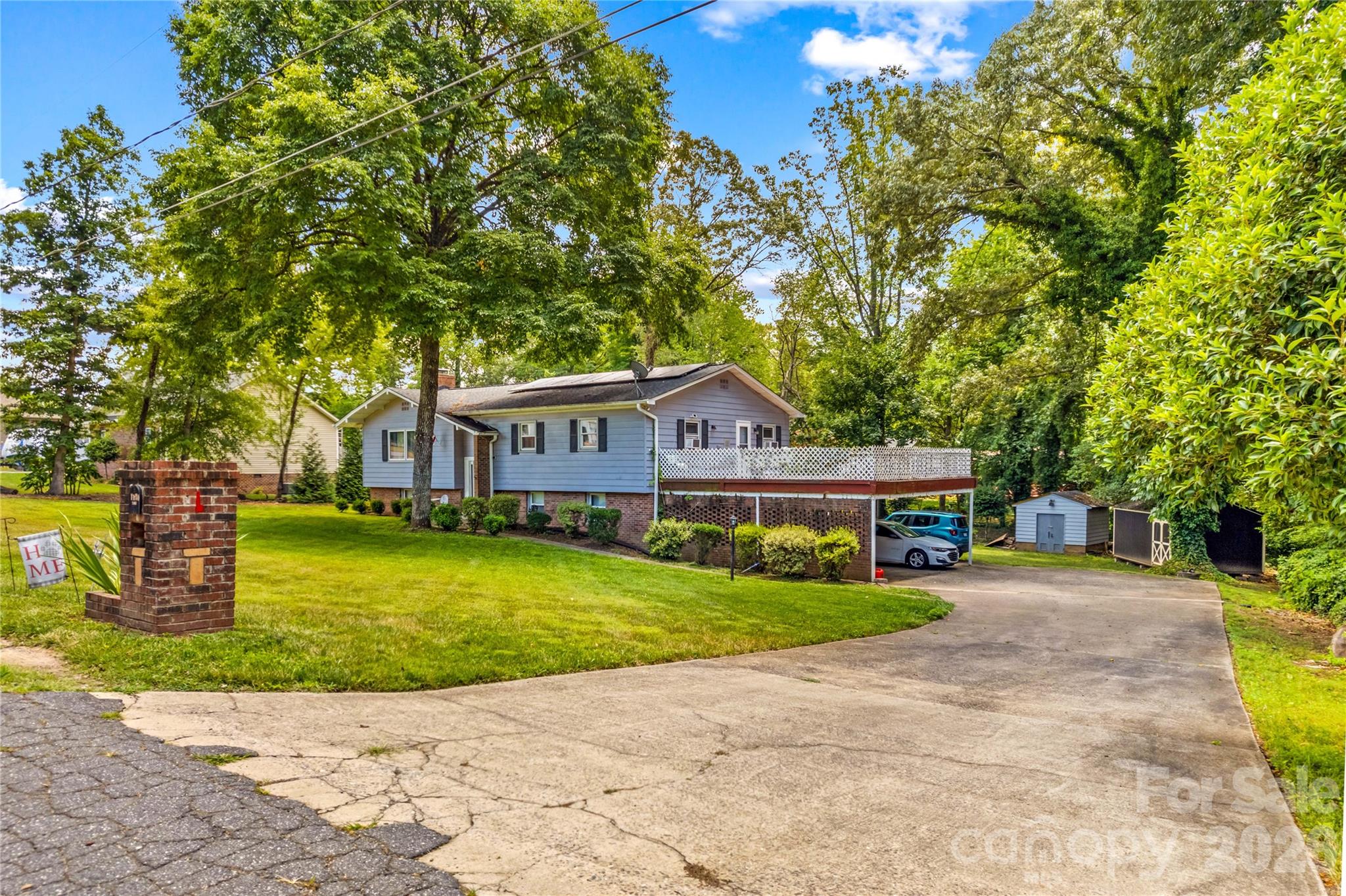 1130 24th Avenue Place NE — Hickory