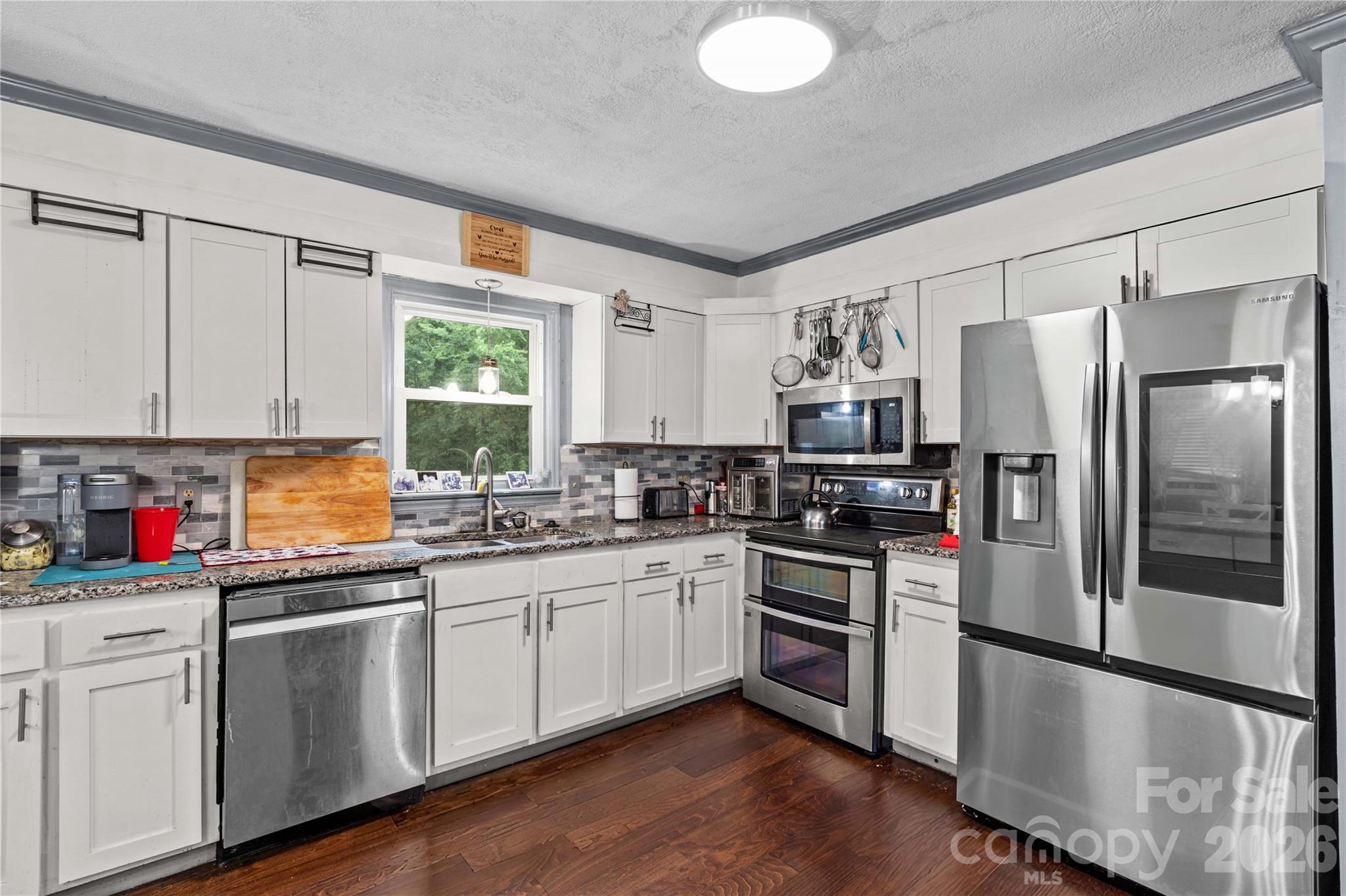 1130 24th Avenue Place NE — Hickory