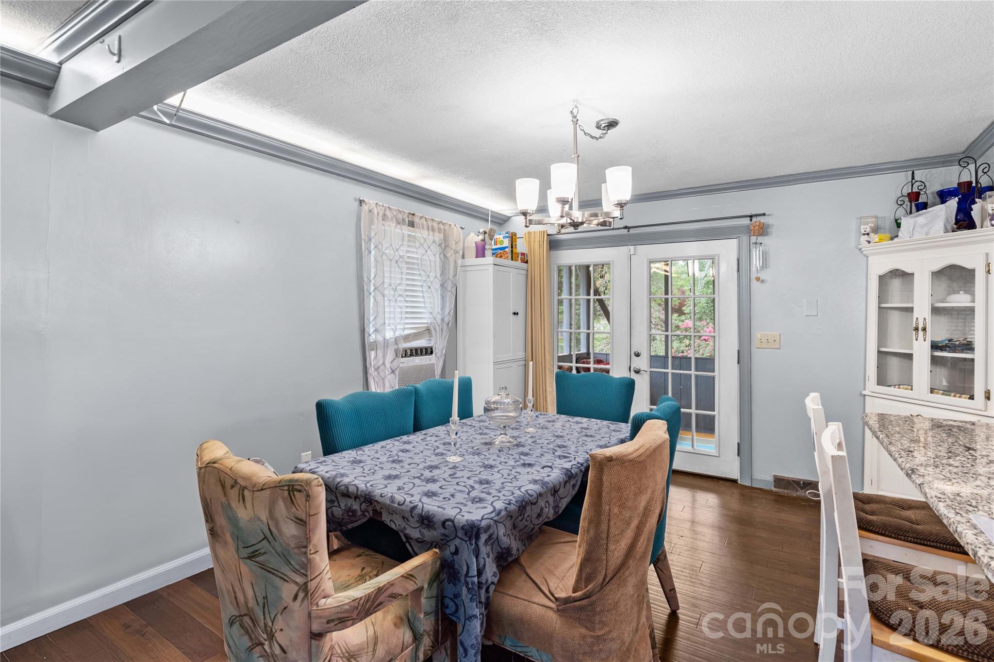 1130 24th Avenue Place NE — Hickory