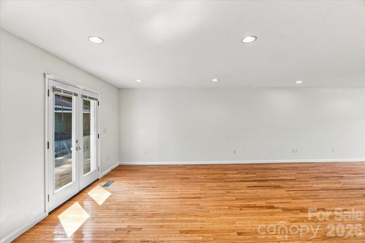 2 Elkmont Place — Asheville