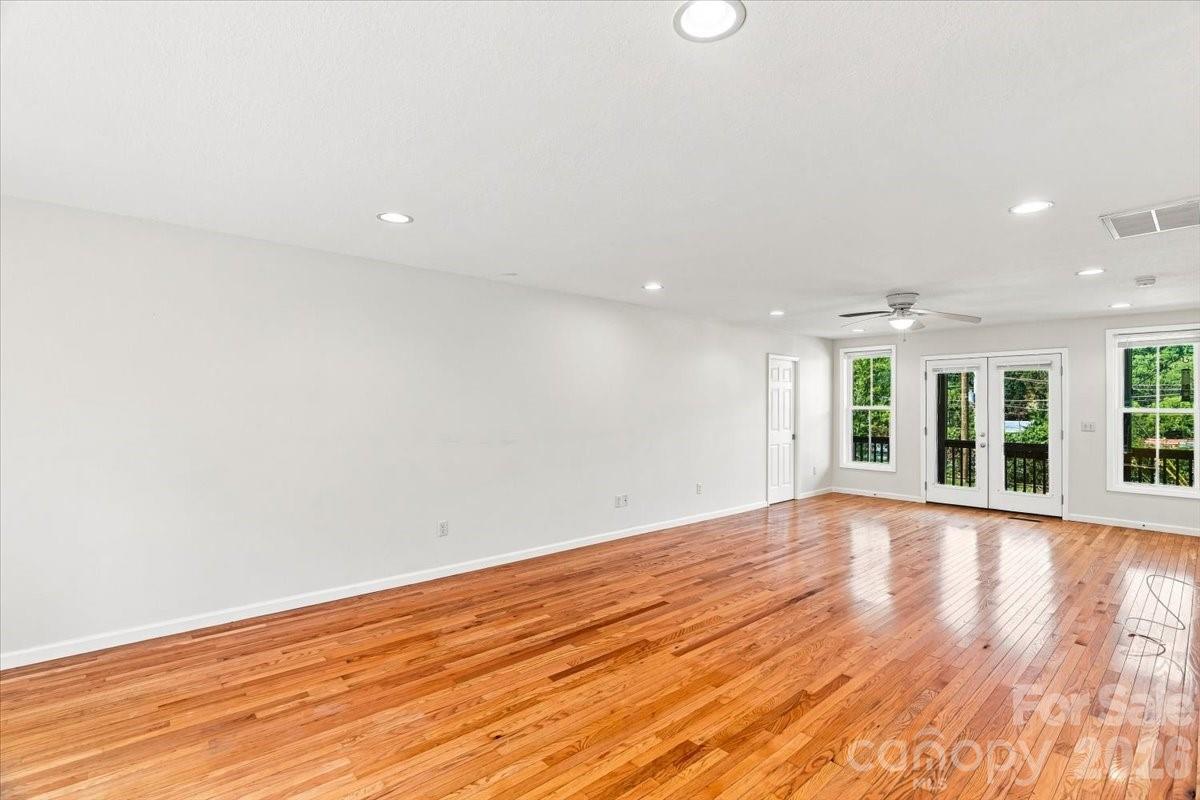 2 Elkmont Place — Asheville