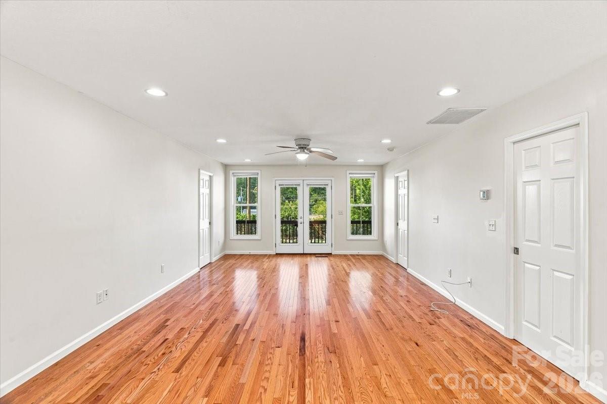 2 Elkmont Place — Asheville