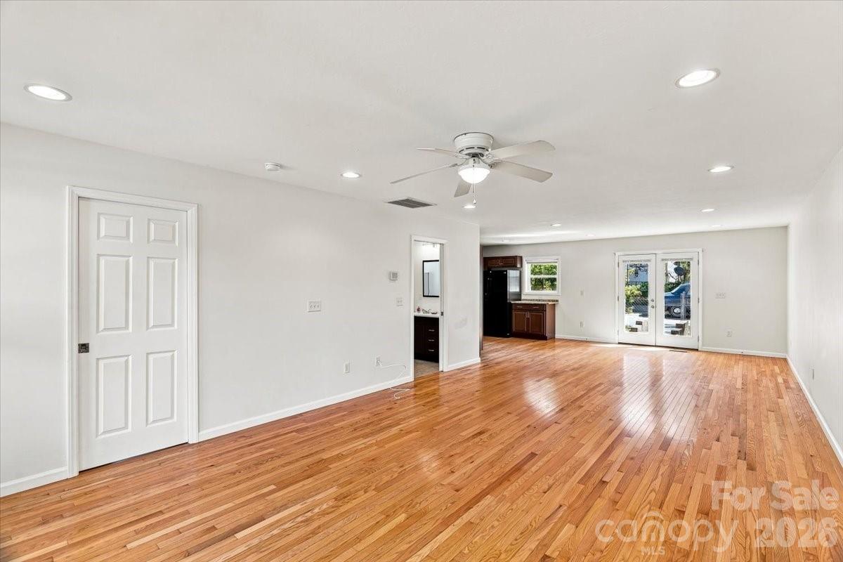 2 Elkmont Place — Asheville