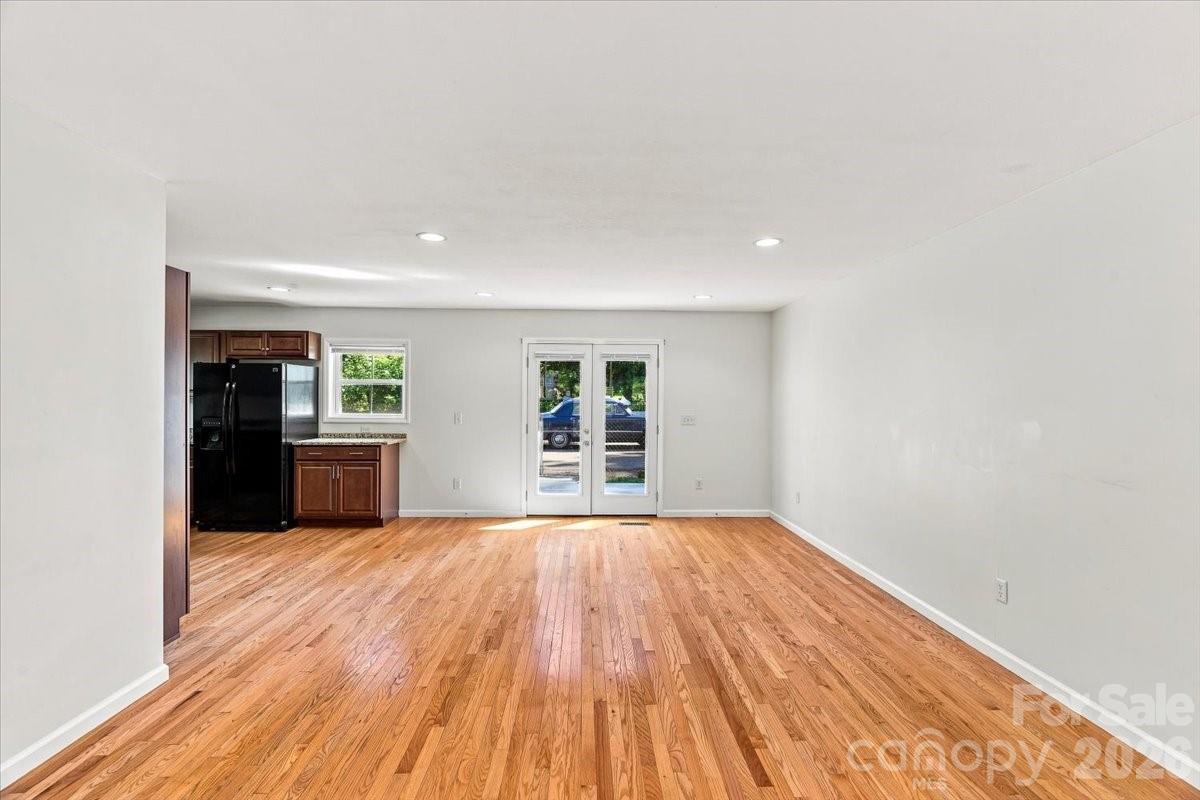 2 Elkmont Place — Asheville
