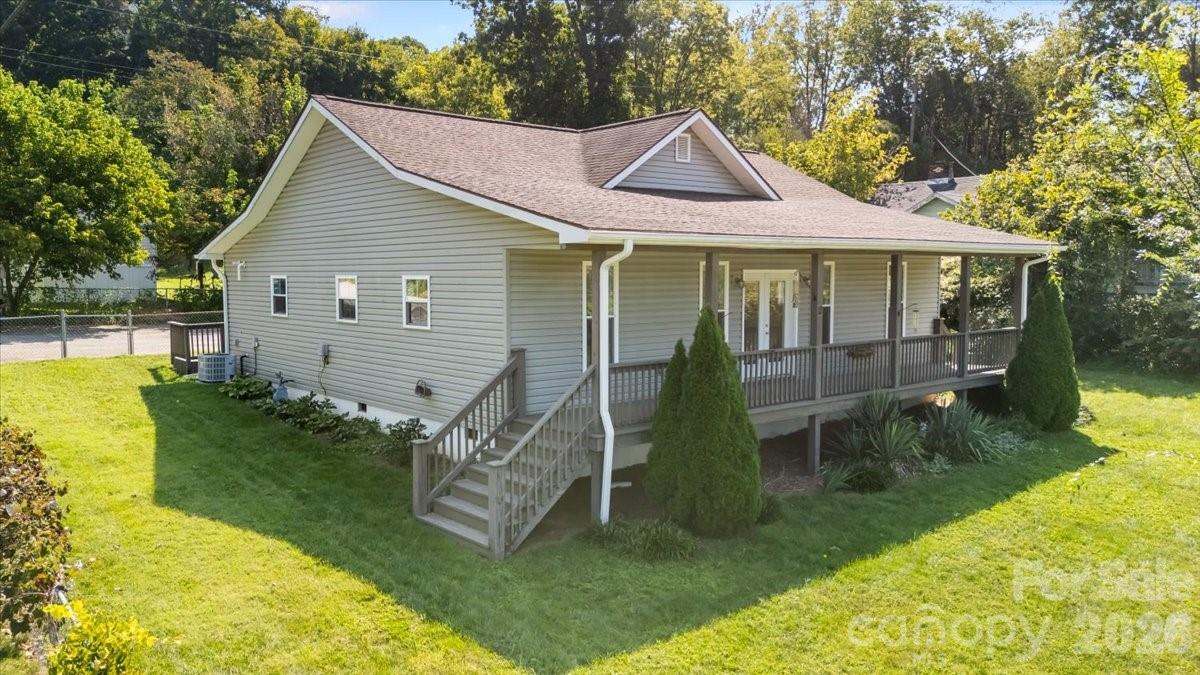 2 Elkmont Place — Asheville