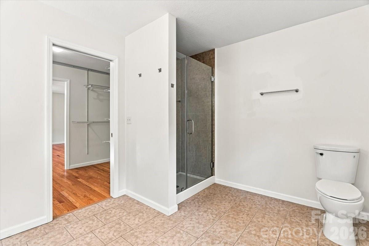 2 Elkmont Place — Asheville