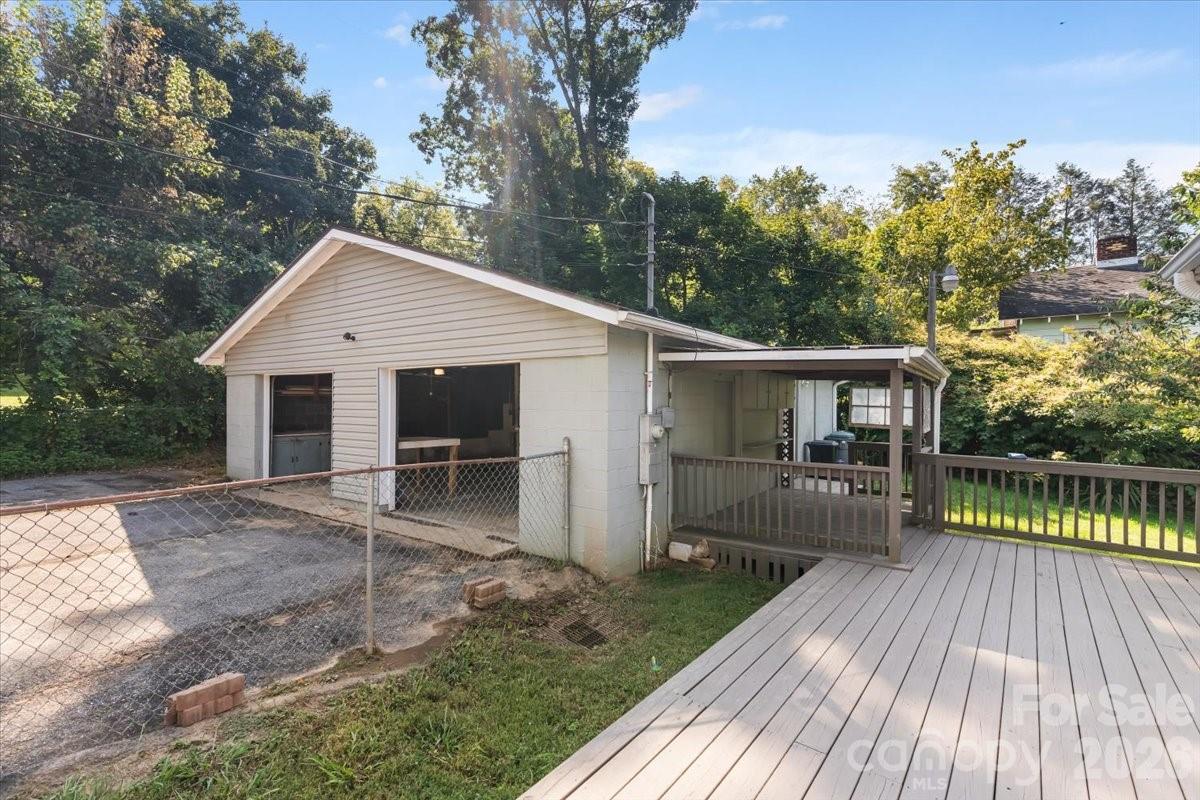 2 Elkmont Place — Asheville