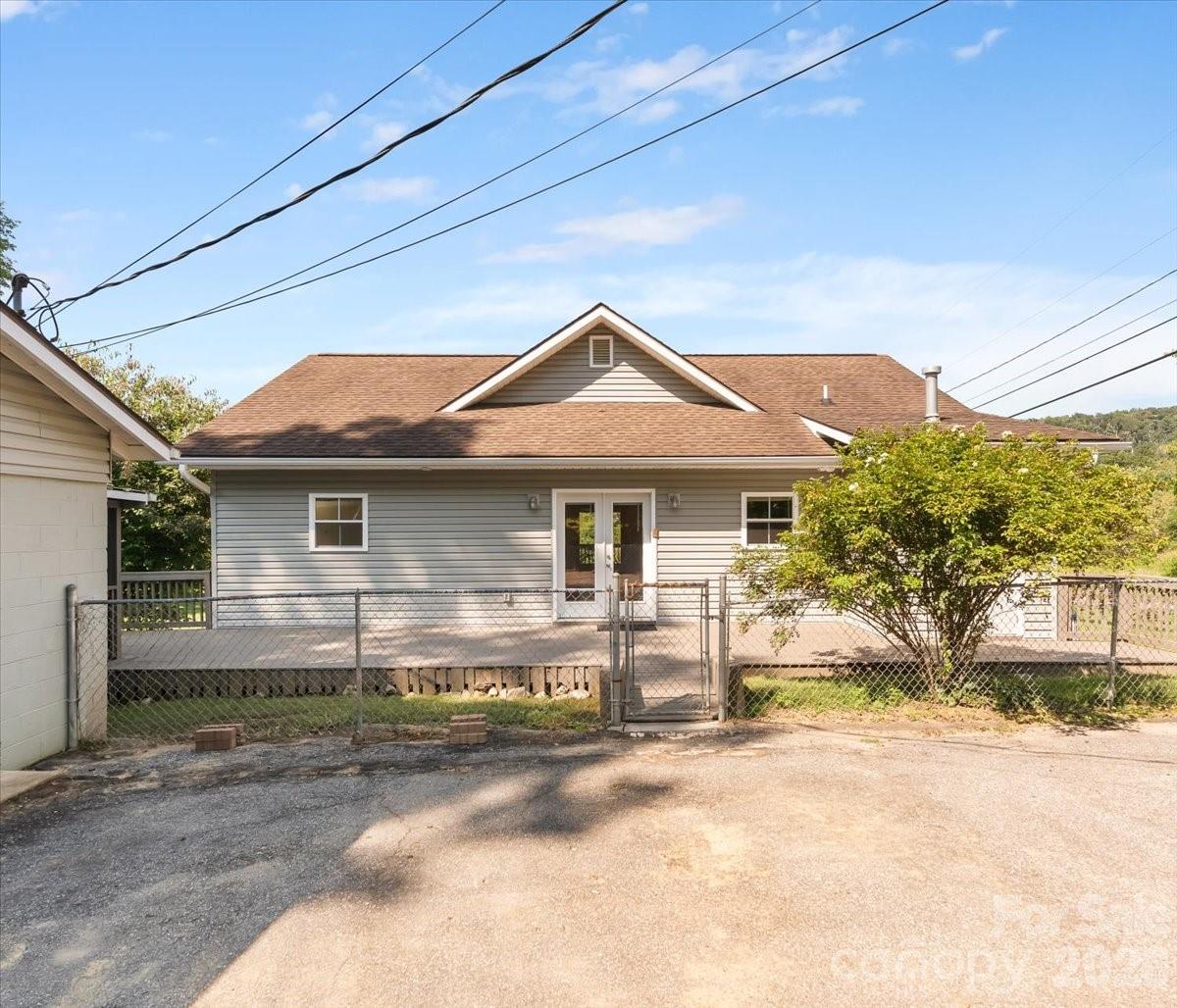 2 Elkmont Place — Asheville