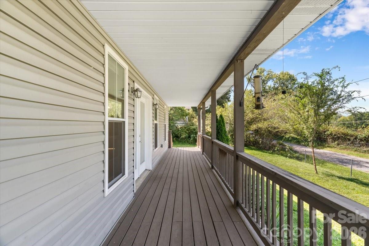 2 Elkmont Place — Asheville