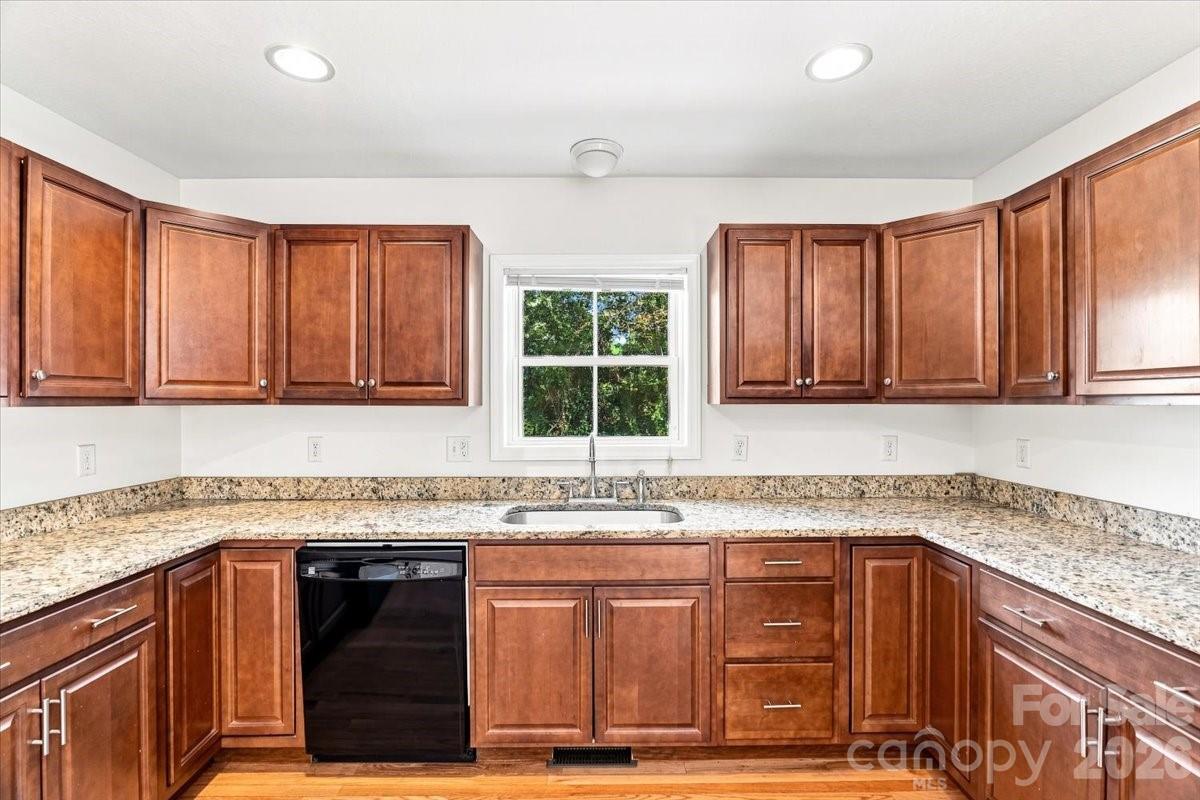 2 Elkmont Place — Asheville