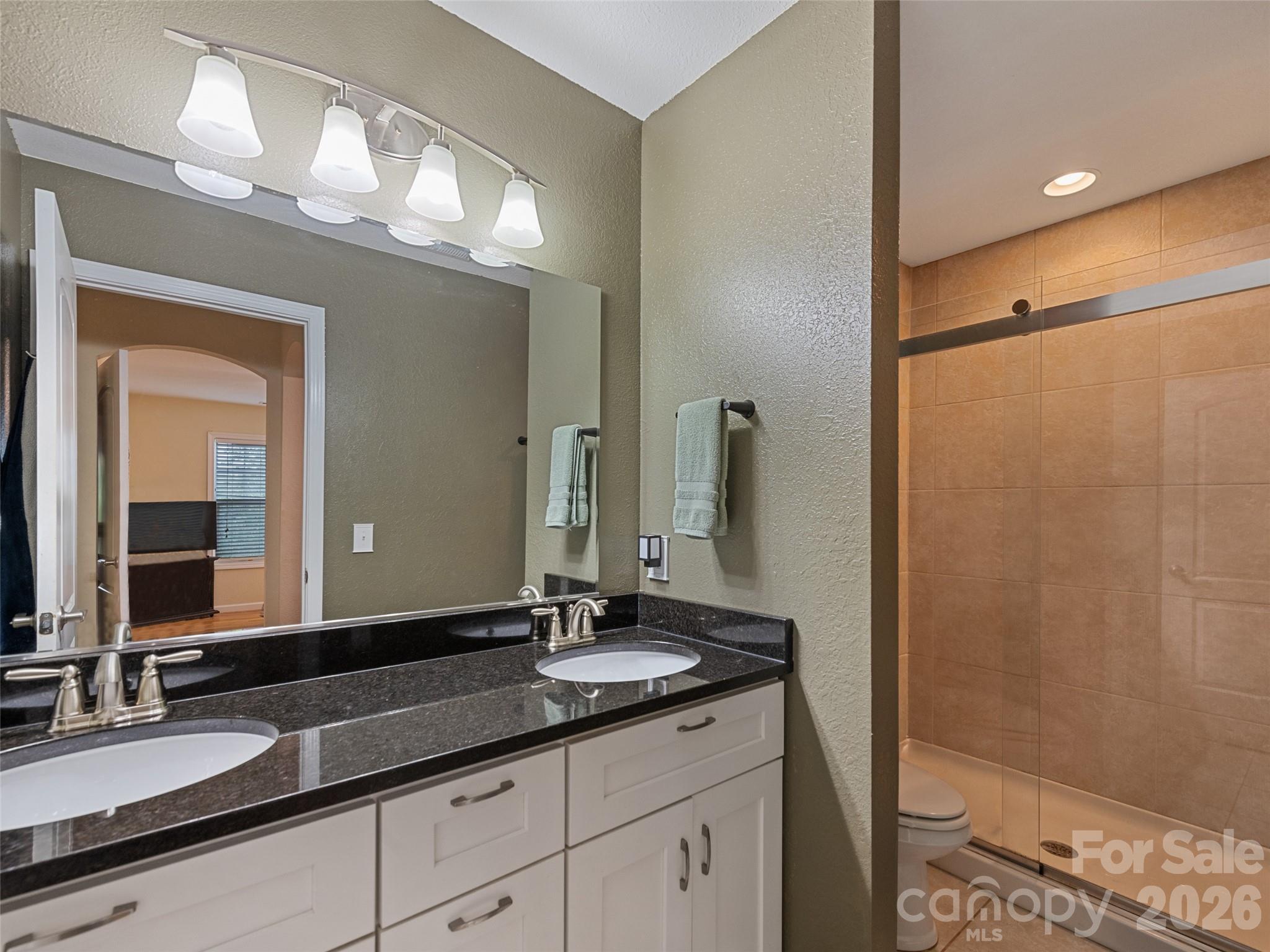 404 Loop Road — Clyde