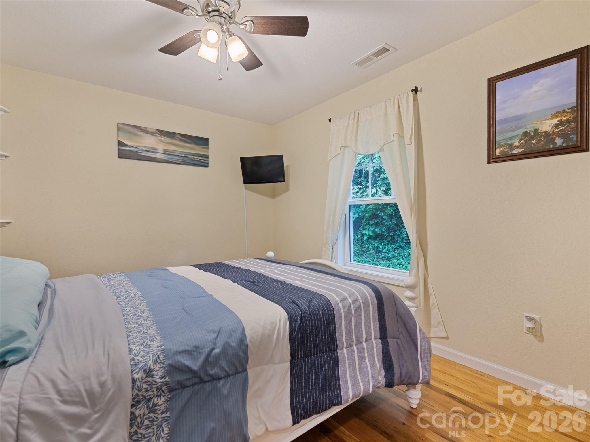 404 Loop Road — Clyde