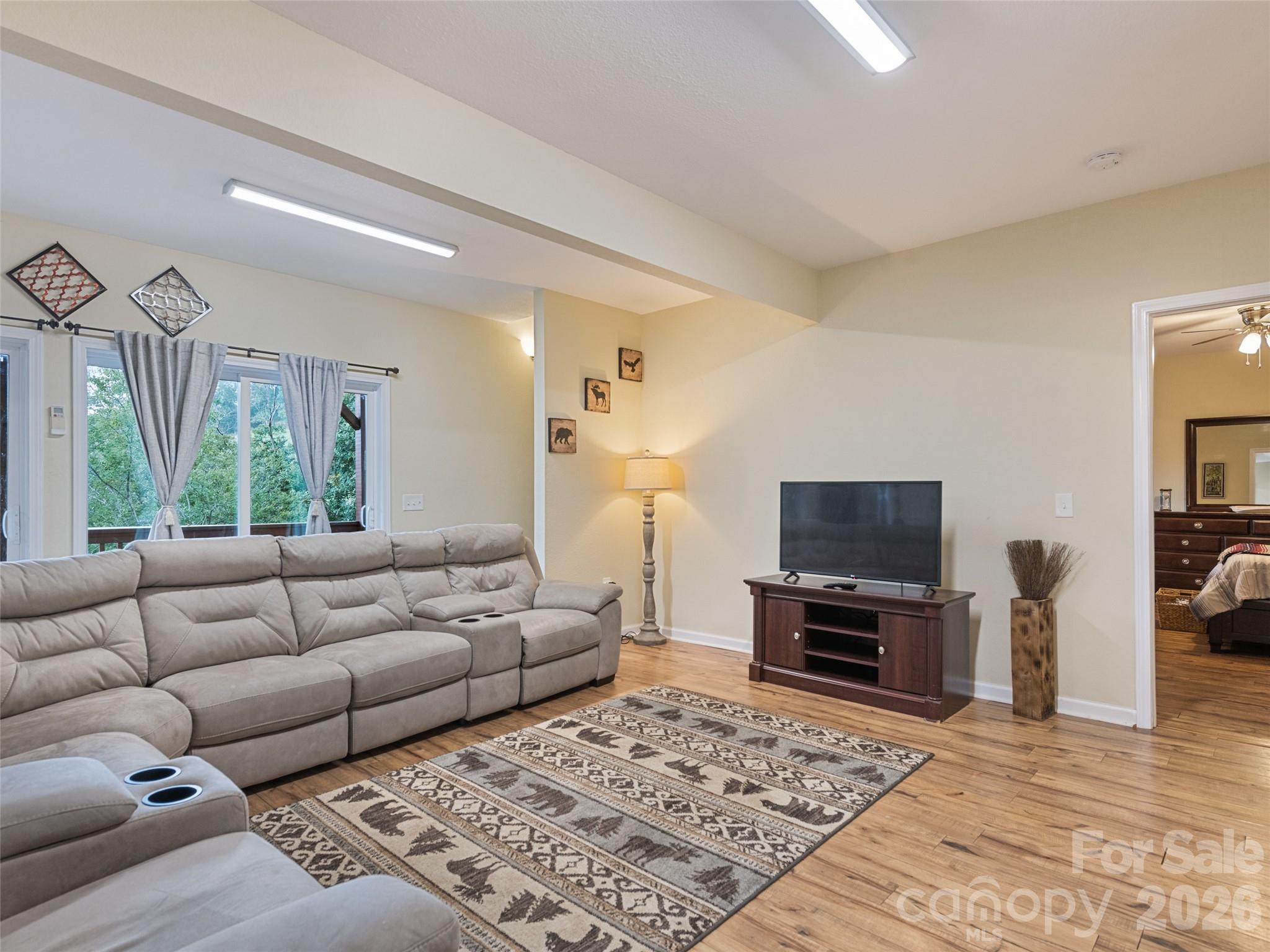404 Loop Road — Clyde